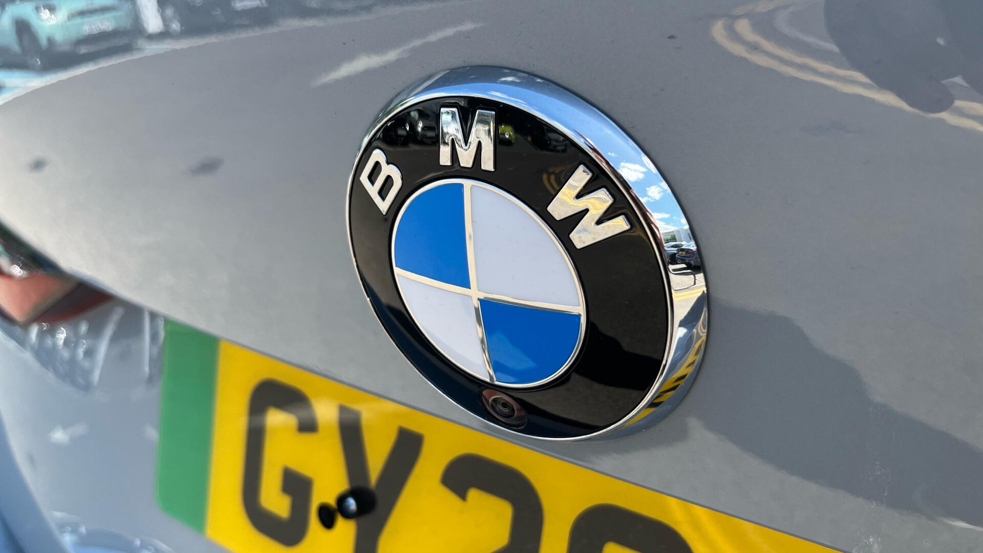 BMW i4 view 34
