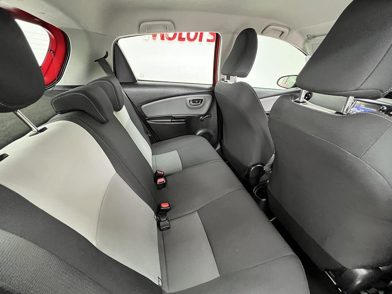 Toyota Yaris view 14