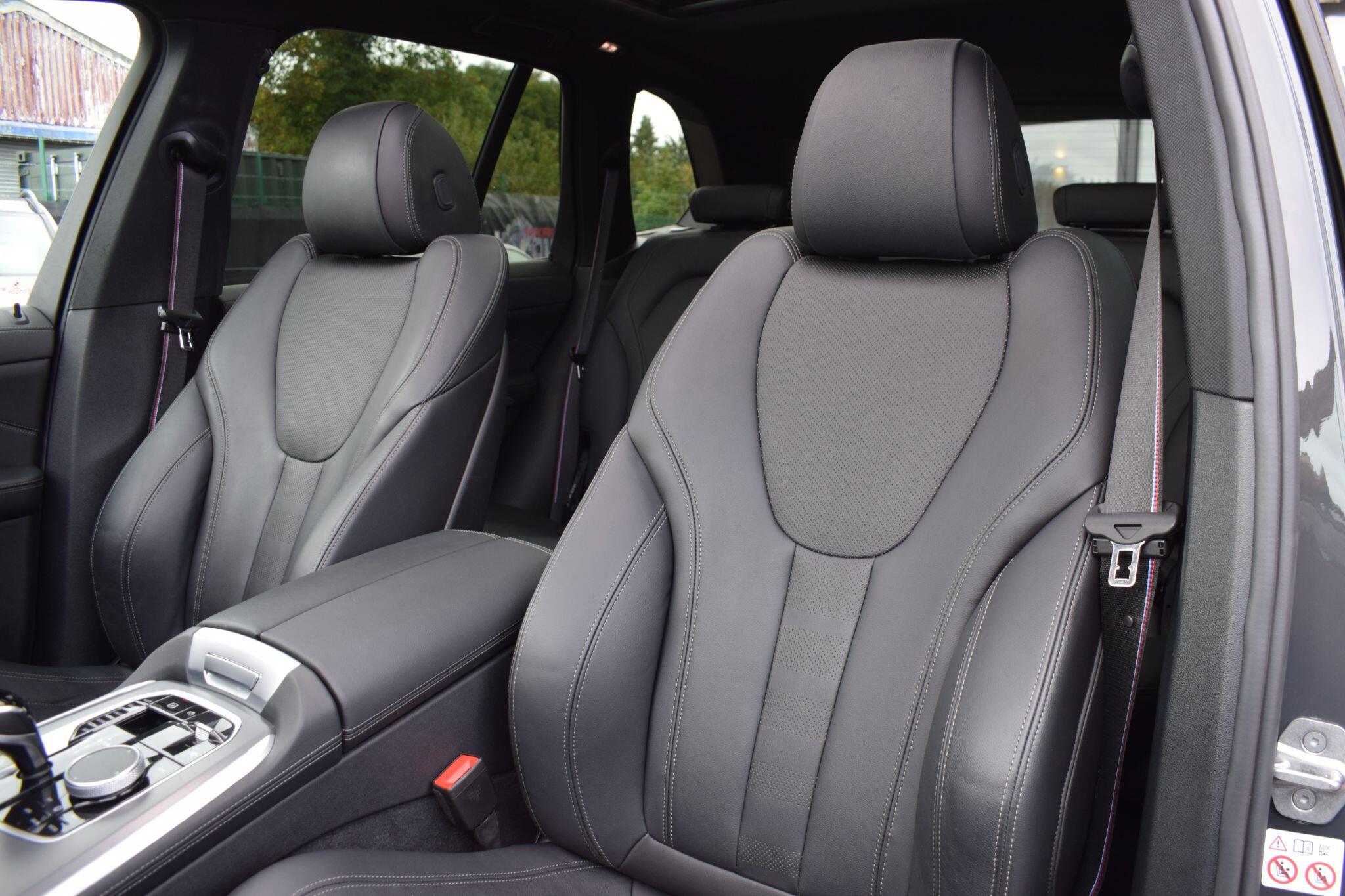 BMW X5 view 8