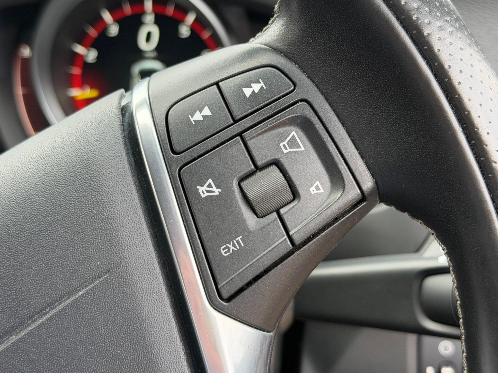 Volvo V40 view 39