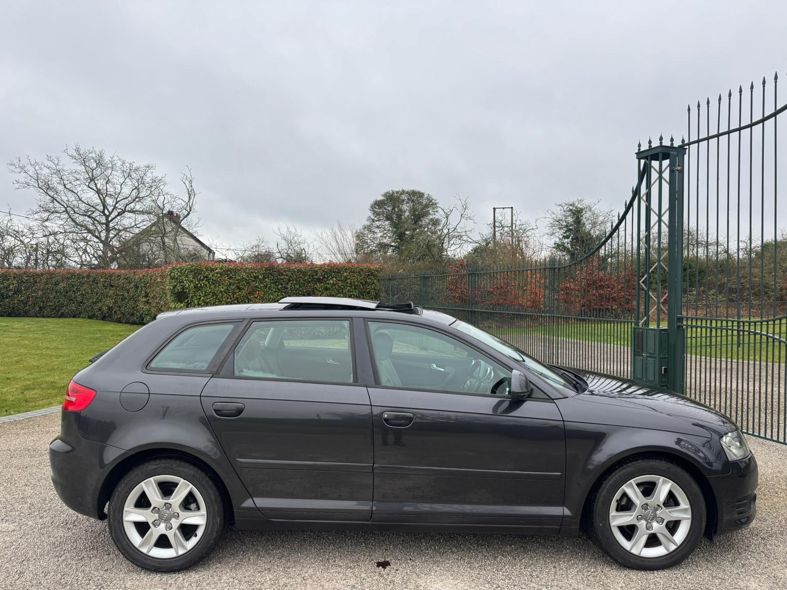 2010 Audi A3 image 8