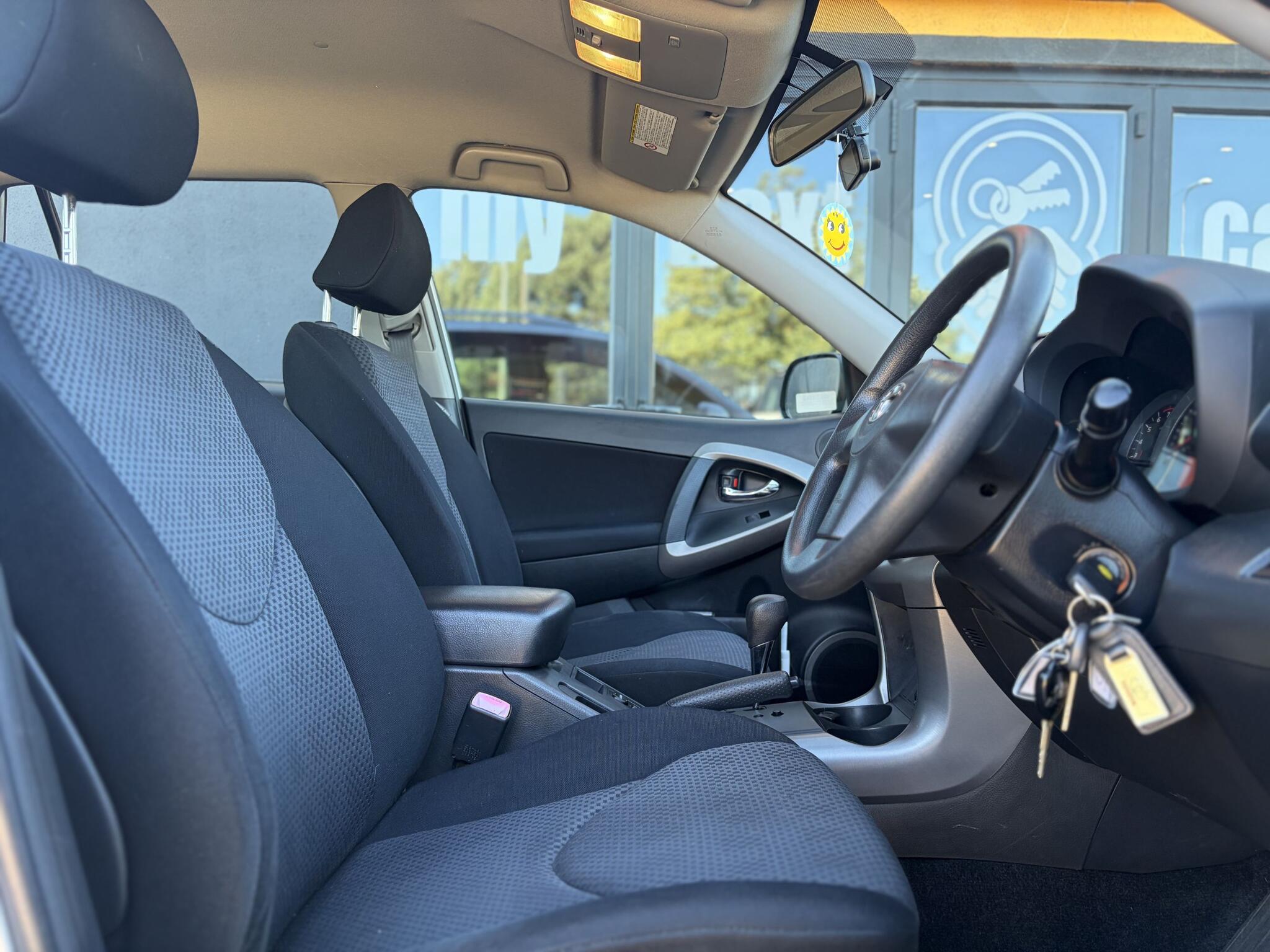 Toyota Rav4 view 12