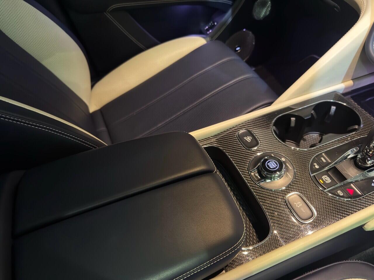 Bentley Bentayga view 15