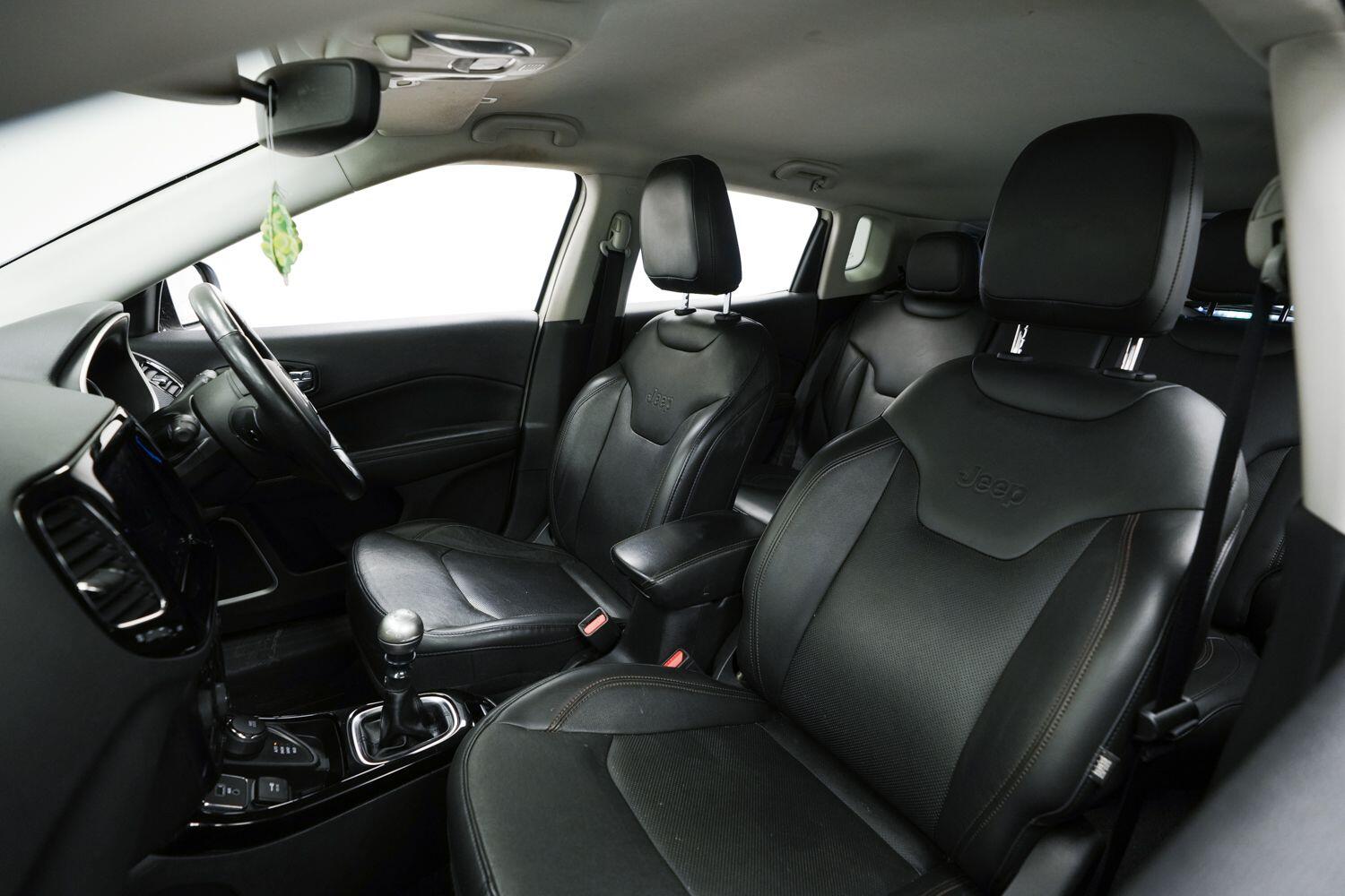 Jeep Compass view 26