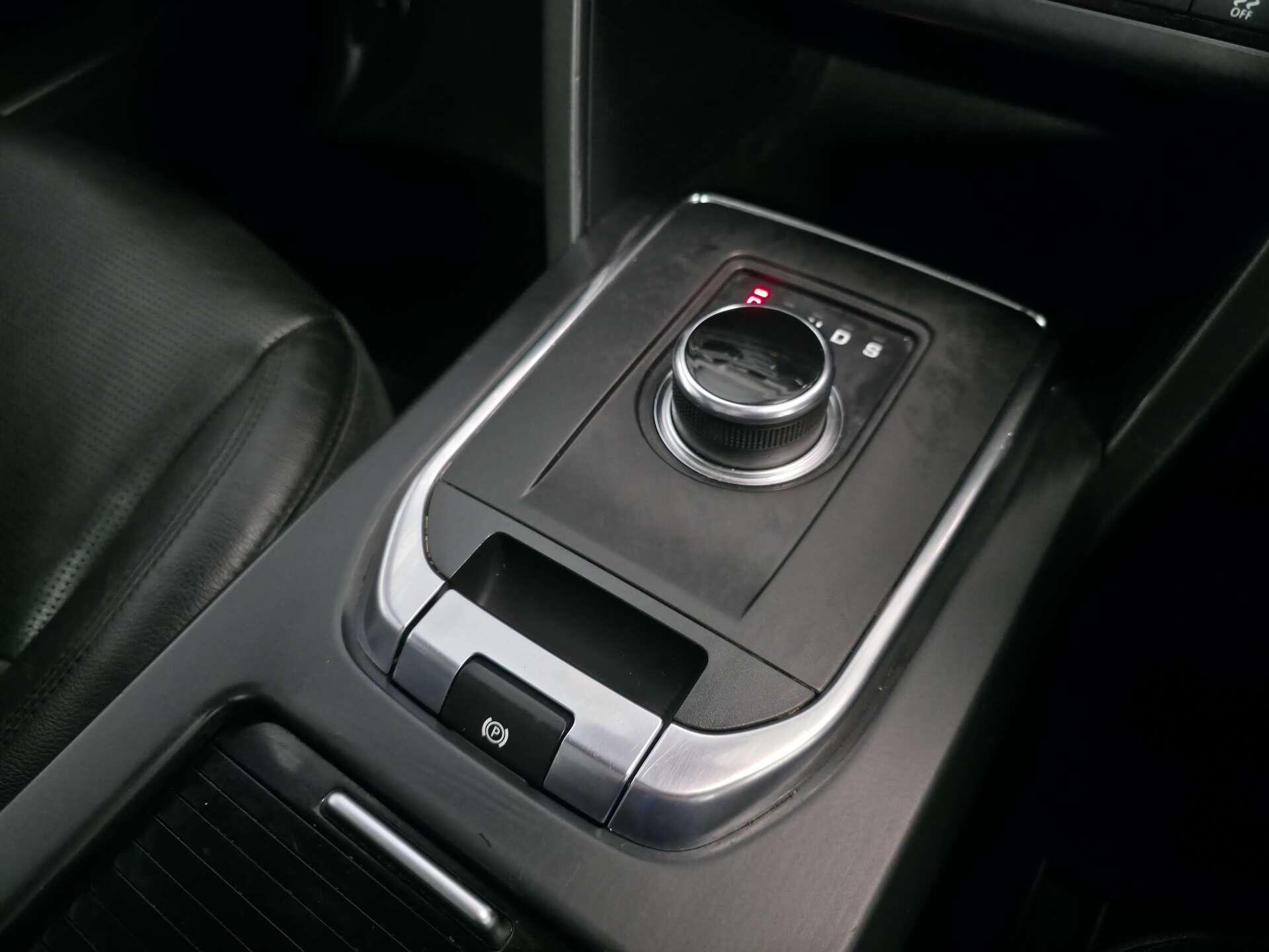 Land Rover Discovery Sport view 48