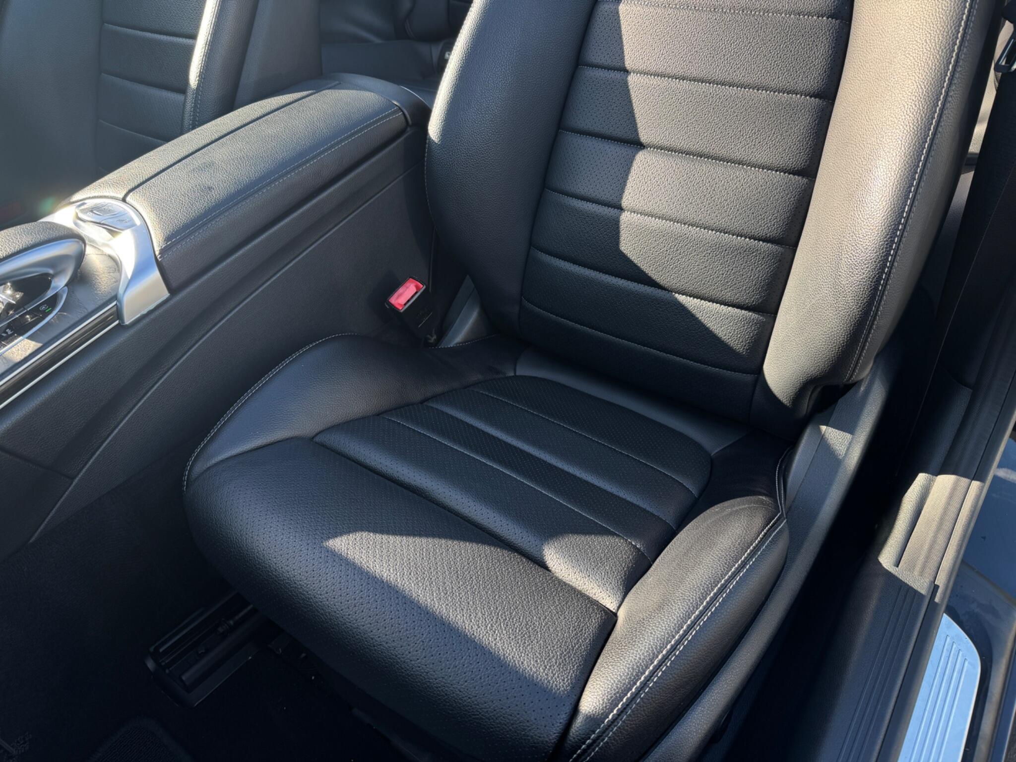 Mercedes-Benz C-Class view 26