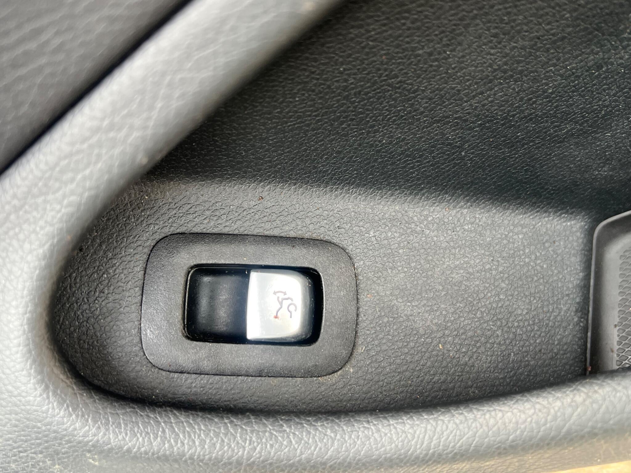 Mercedes-Benz C-Class view 53