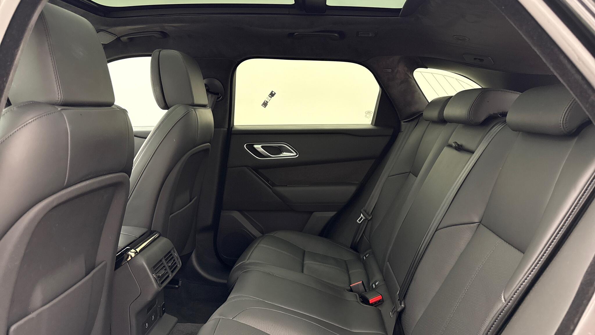 Land Rover Range Rover Velar view 4