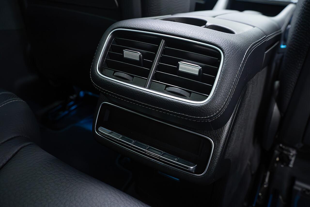 Mercedes-Benz GLS view 37