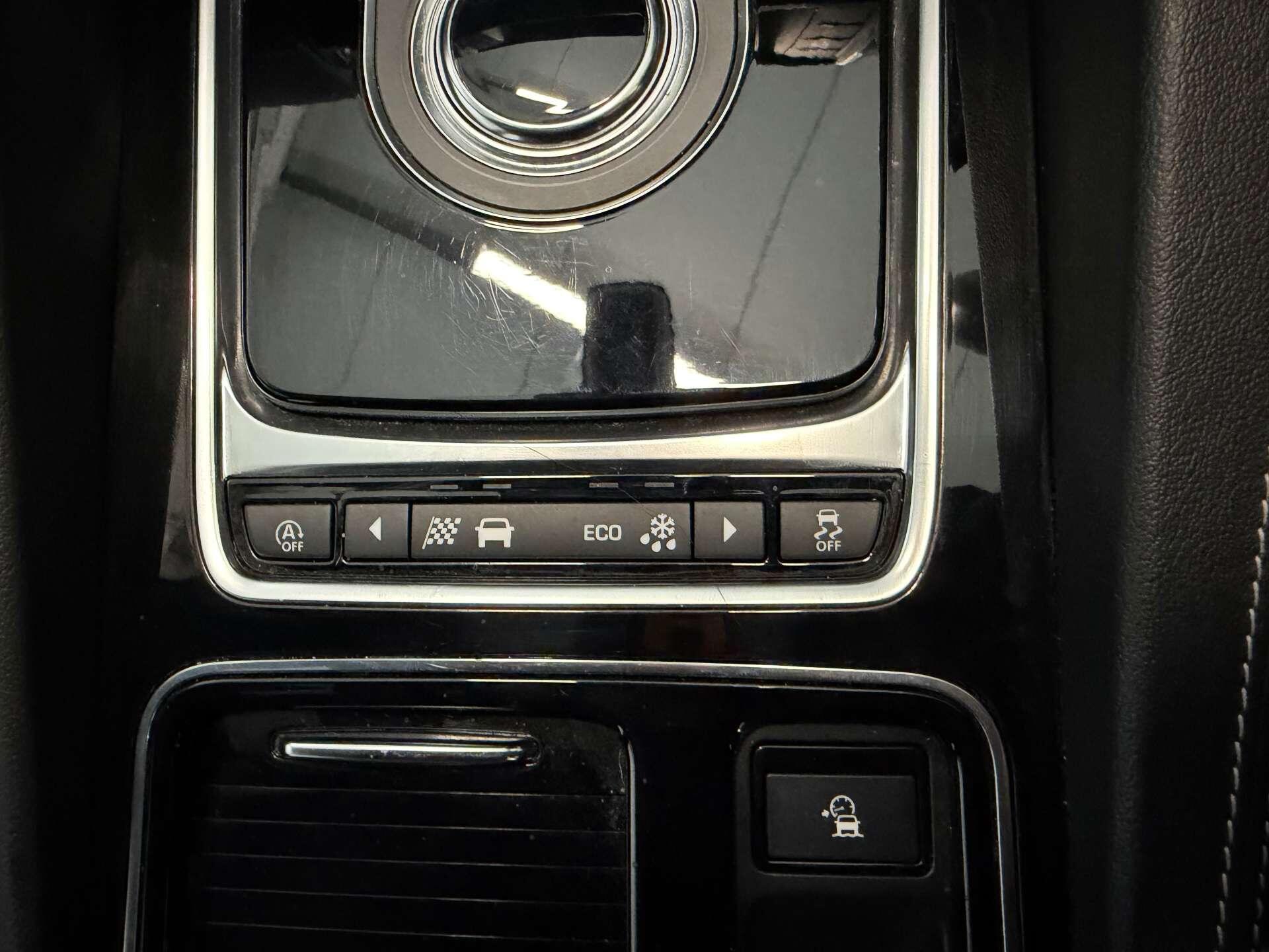 Jaguar F-Pace view 29