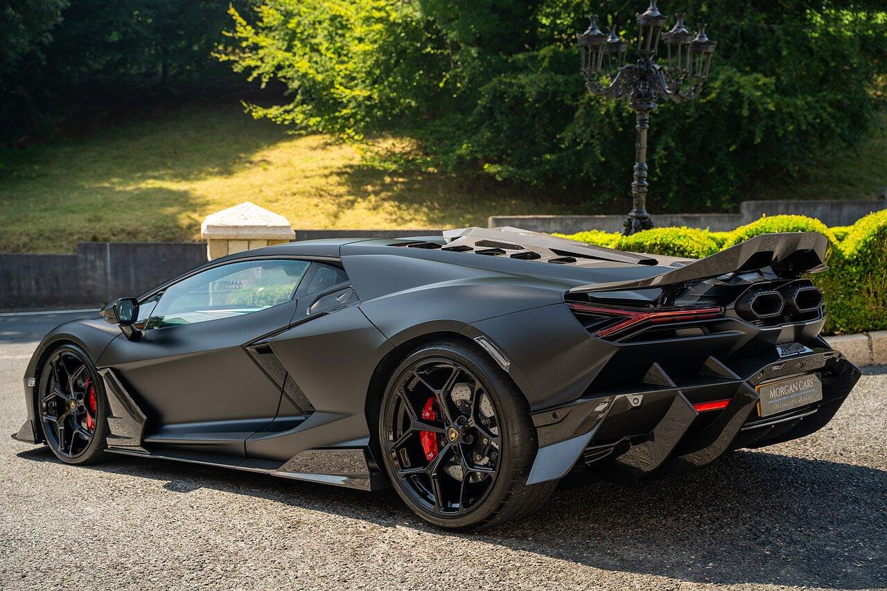 Lamborghini Revuelto view 105