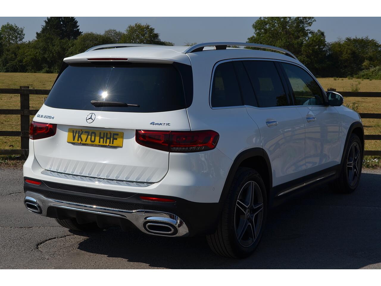 Mercedes-Benz GLB view 9