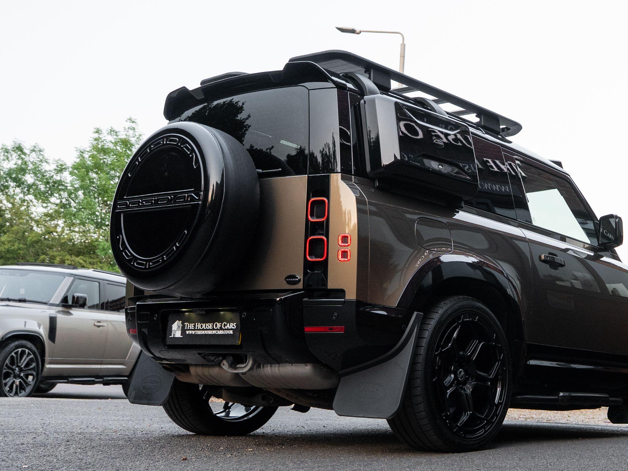 Land Rover Defender 90 view 27