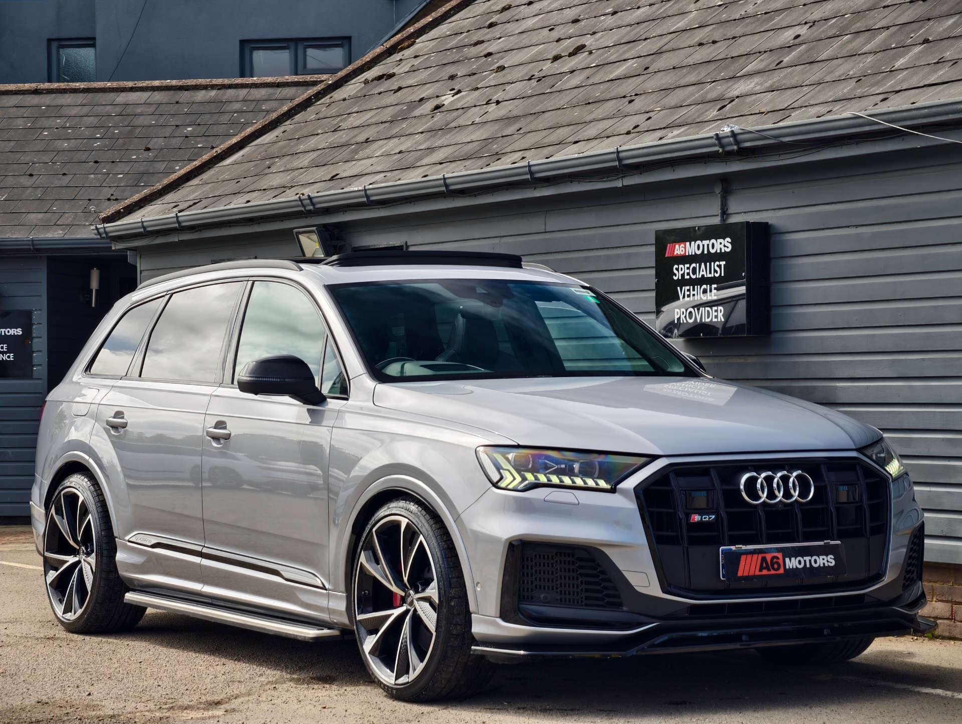 Audi SQ7 view 12