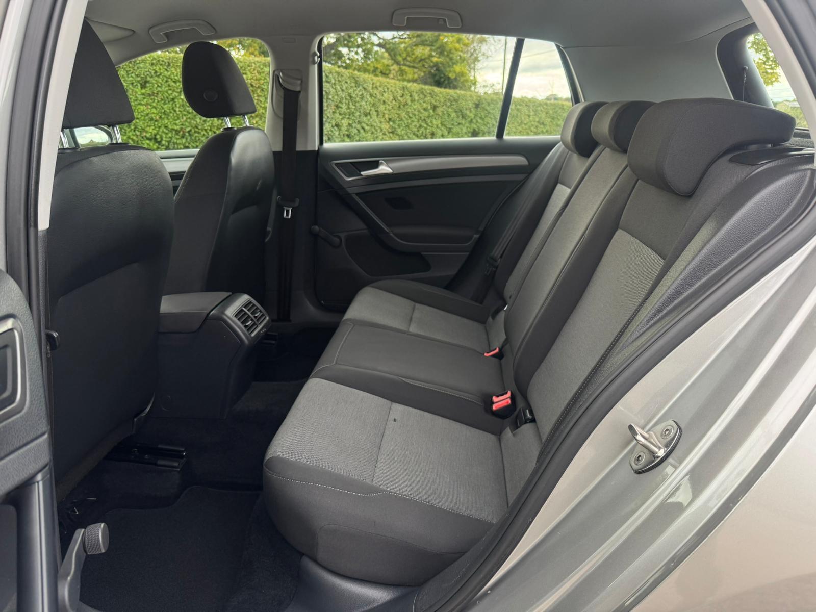 2013 Volkswagen Golf image 26