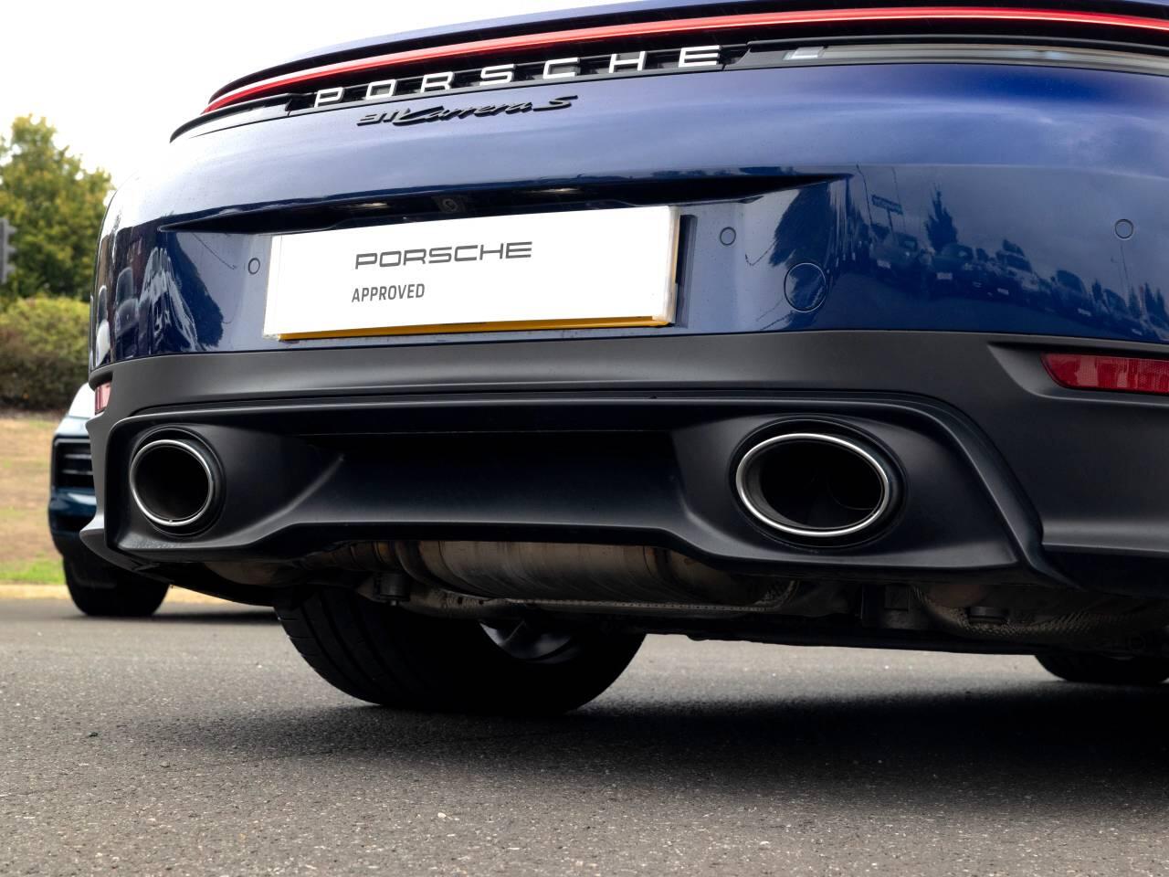 Porsche 911 view 38
