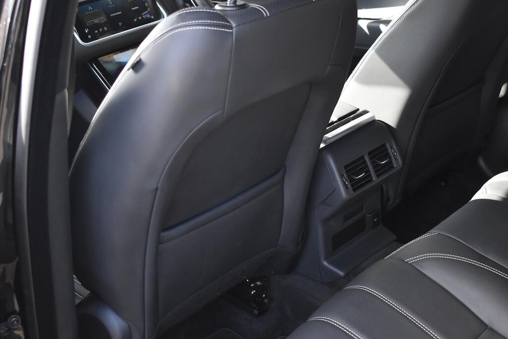 Land Rover Range Rover Velar view 43