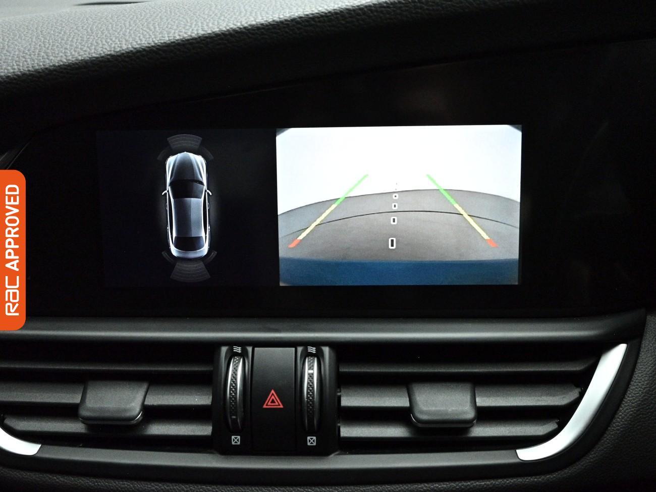 Alfa Romeo Giulia view 14