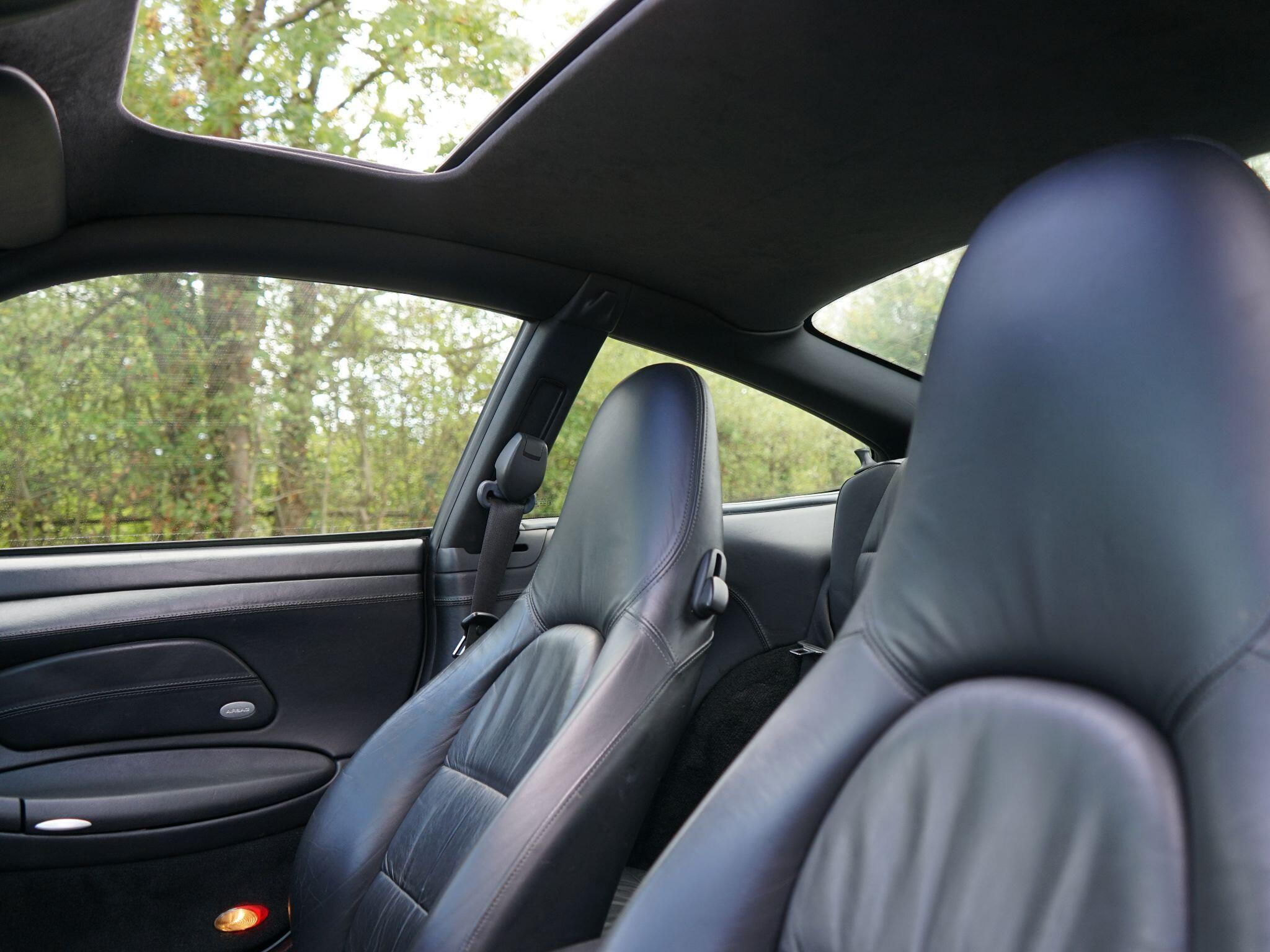 Porsche 911 view 13
