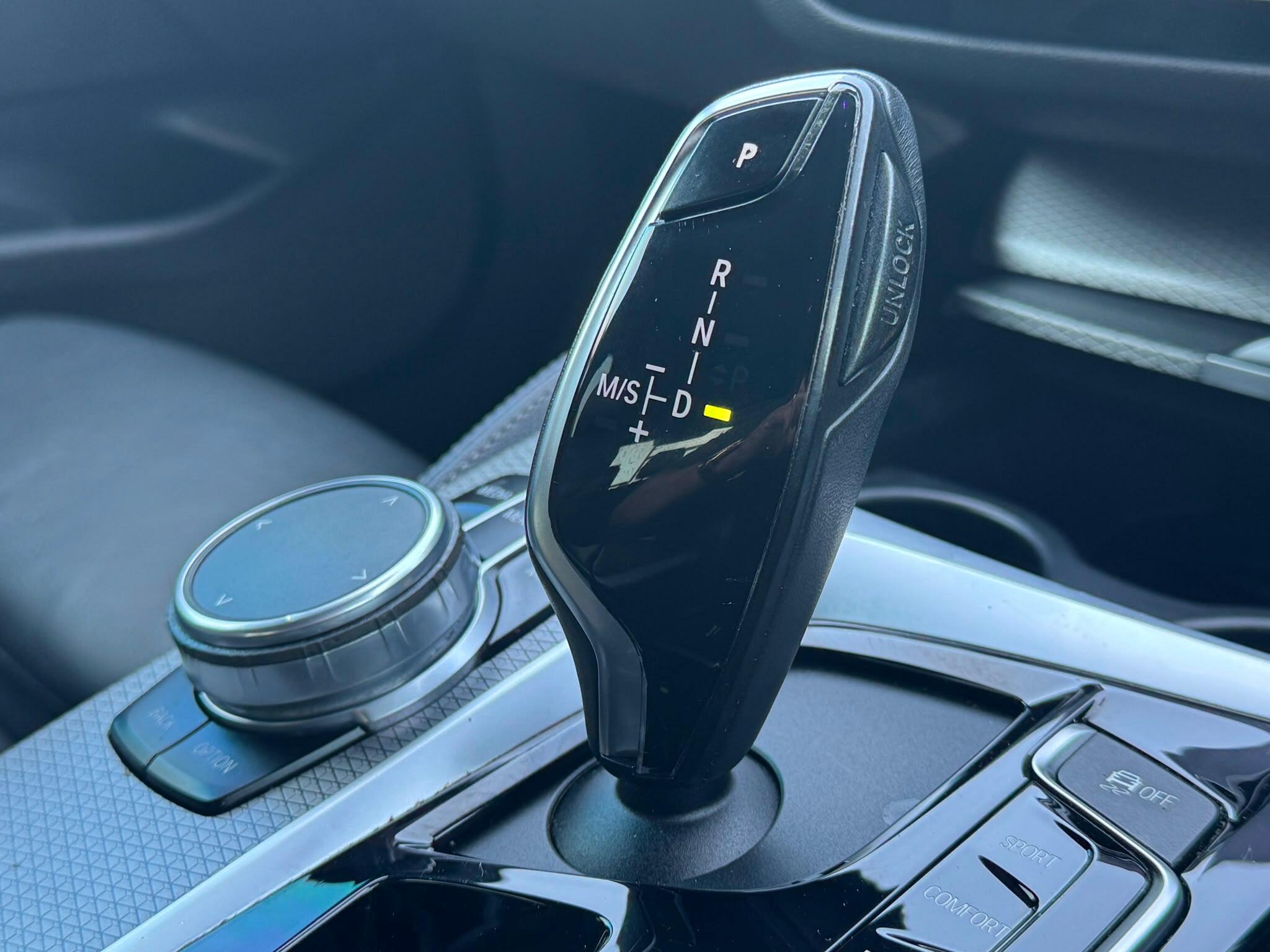 BMW 5 Series view 15