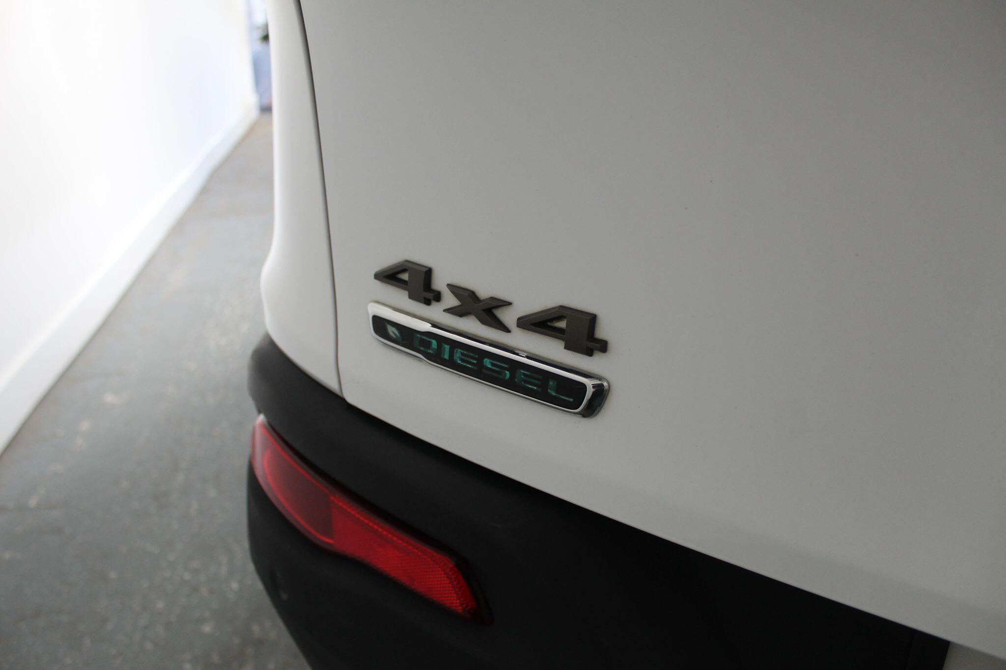 Jeep Cherokee view 19