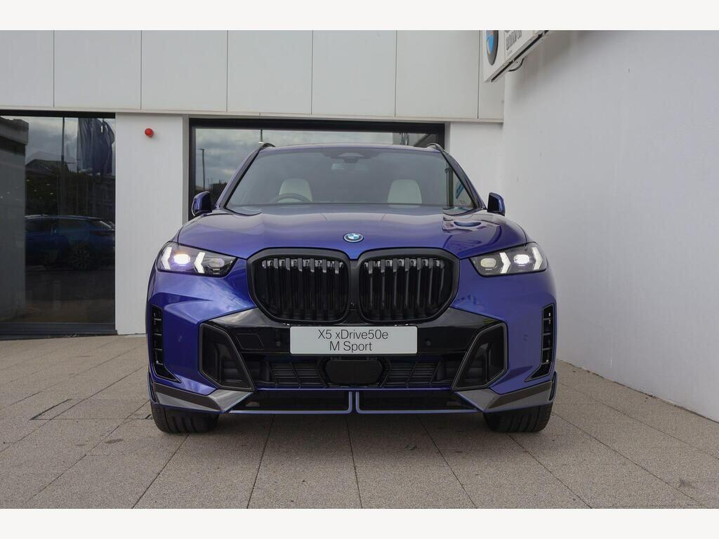 BMW X5 view 2