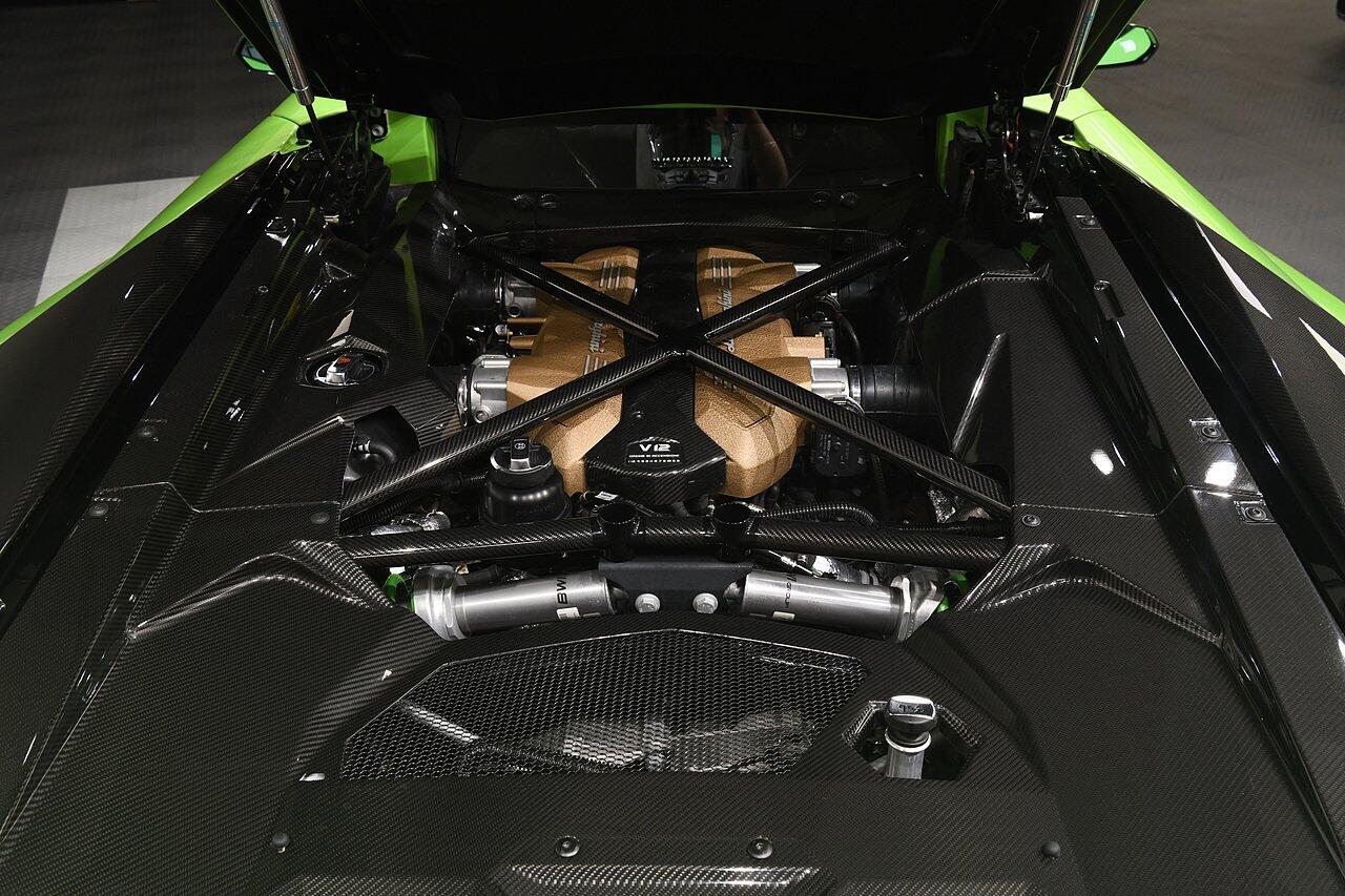 Lamborghini Aventador view 50