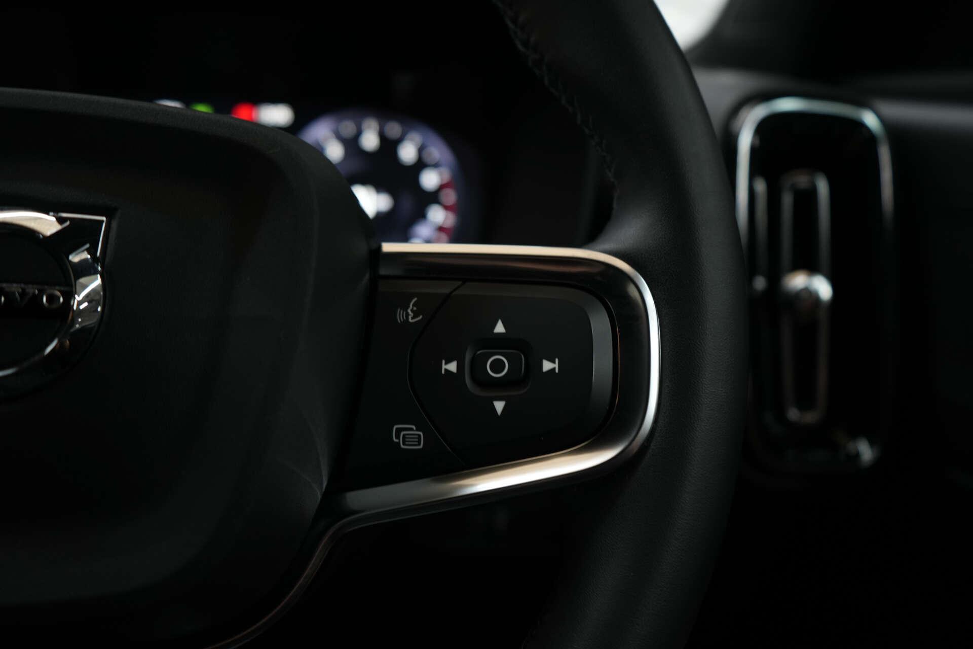 Volvo XC40 view 35