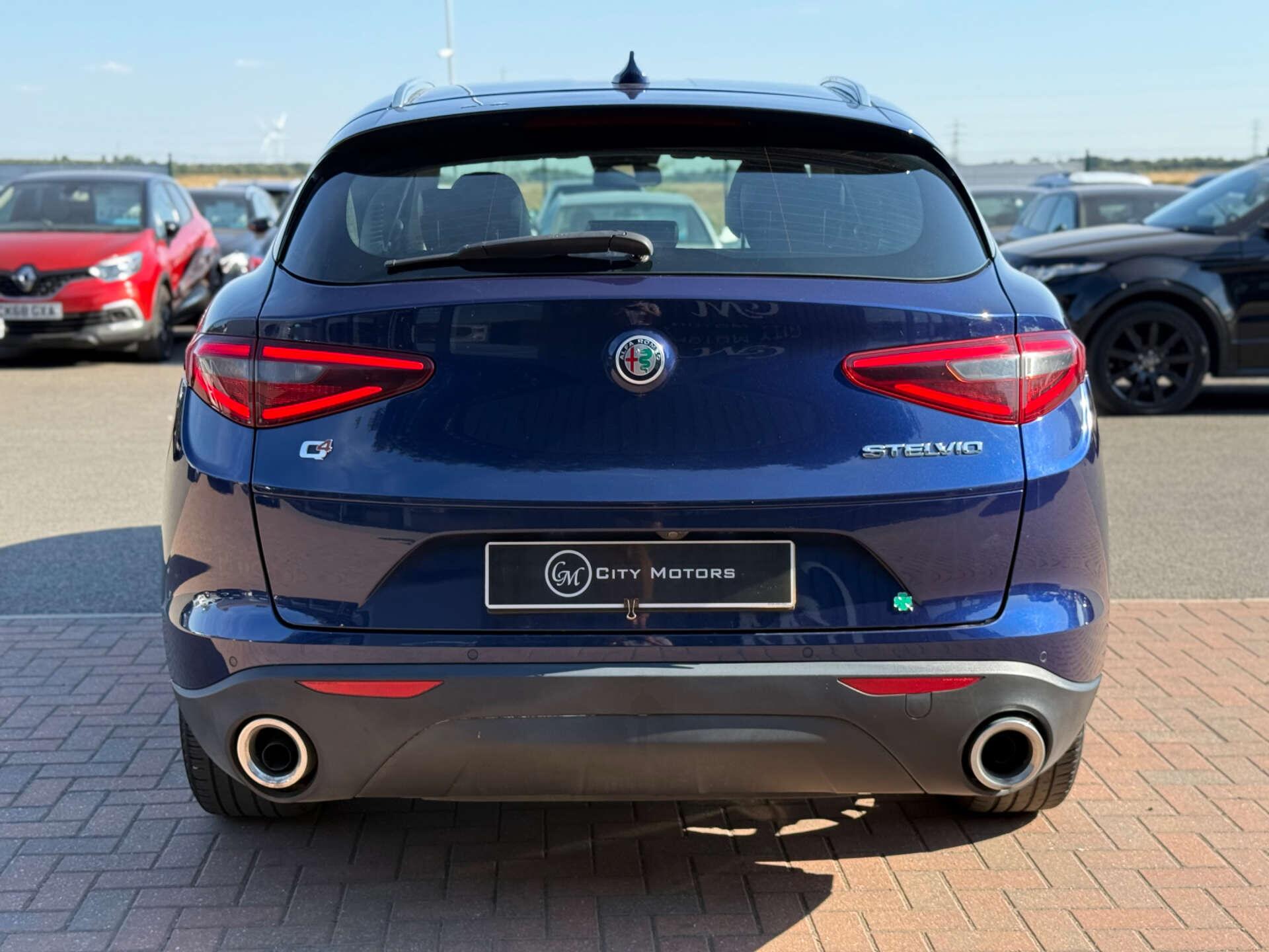 Alfa Romeo Stelvio view 21