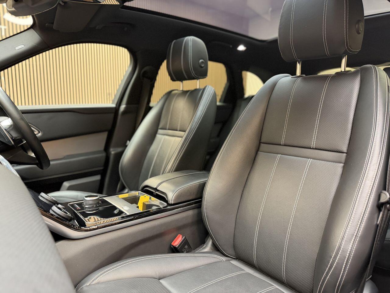 Land Rover Range Rover Velar view 22