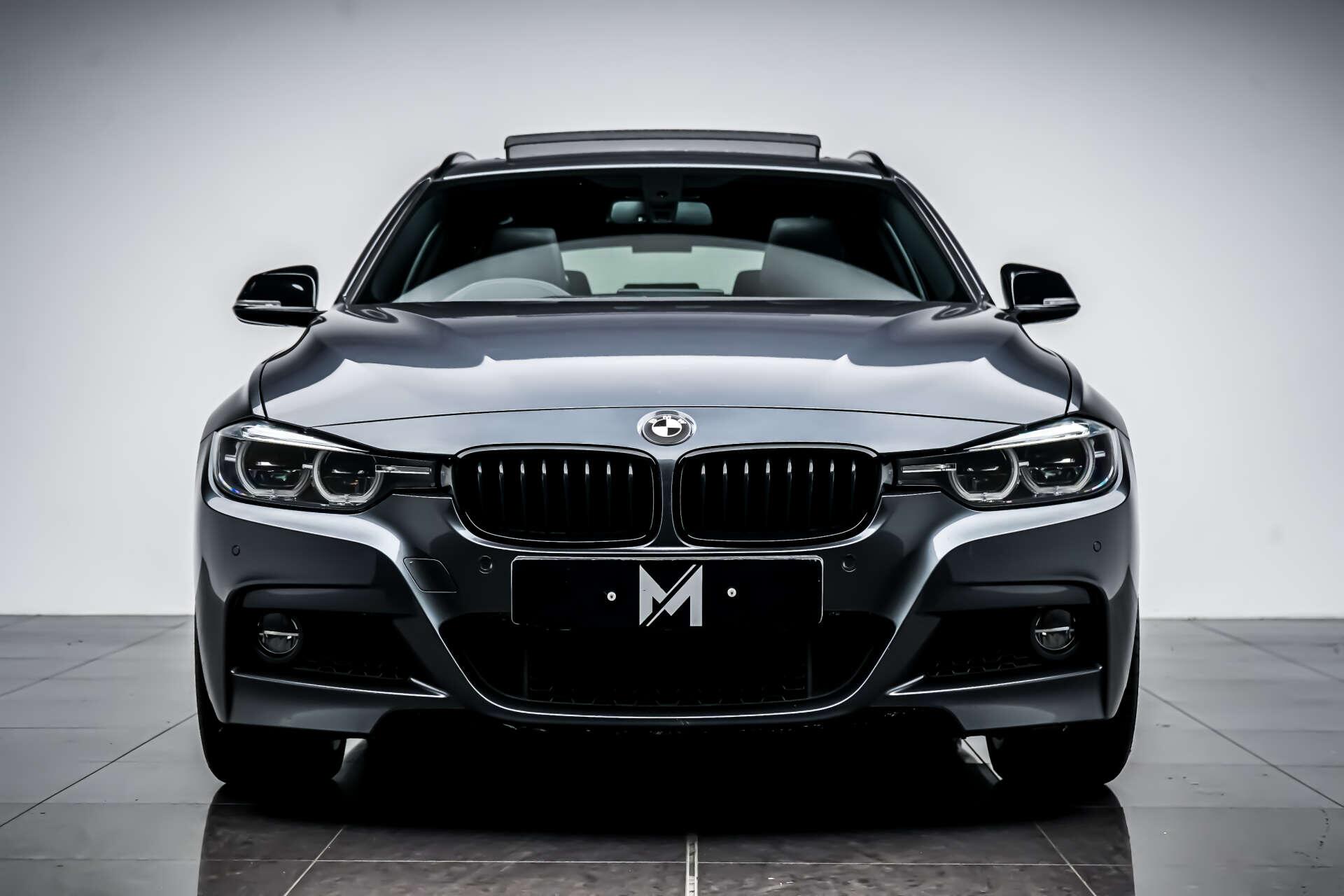 BMW 3 Series view 2