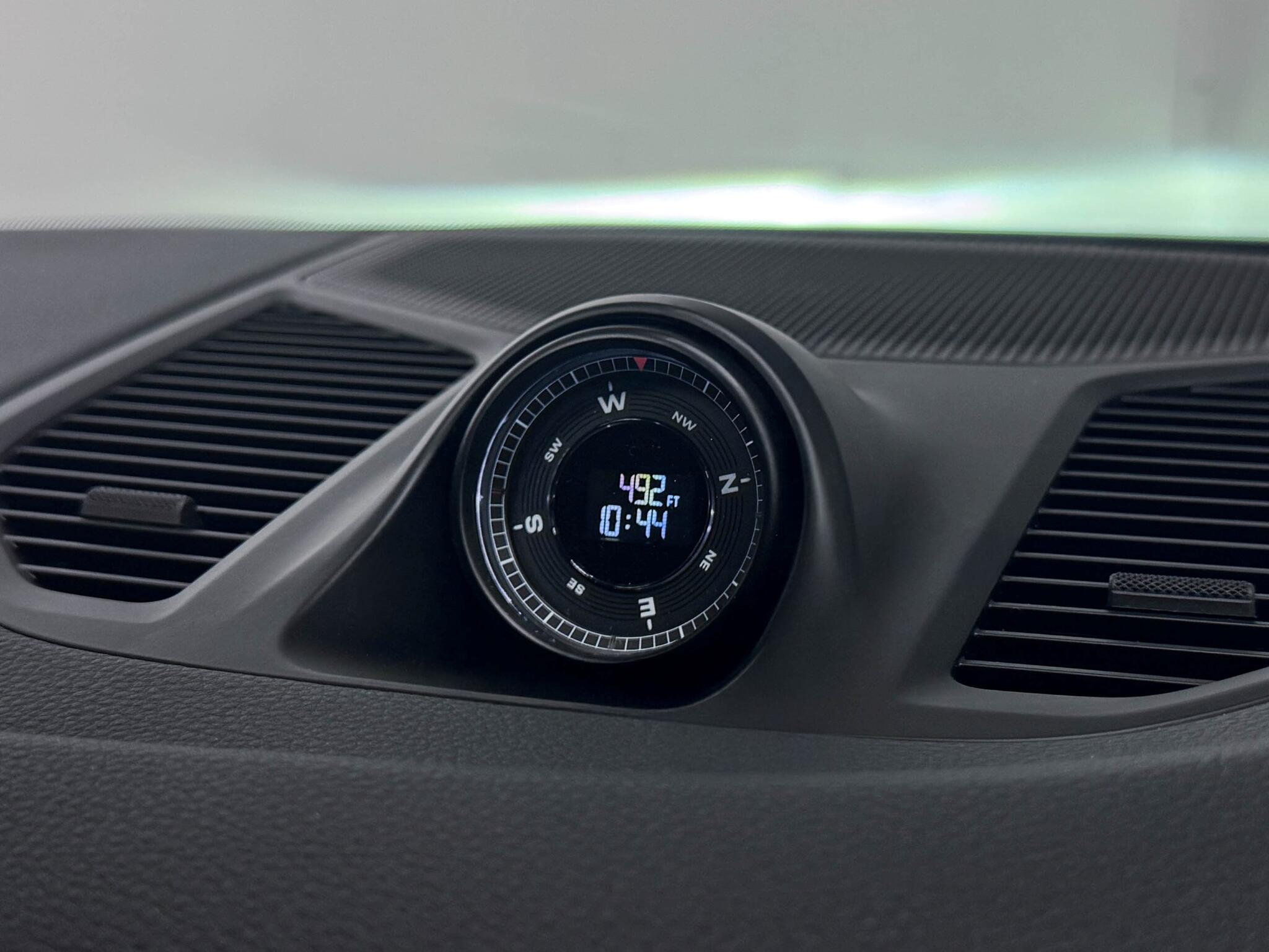 Porsche Cayenne view 39