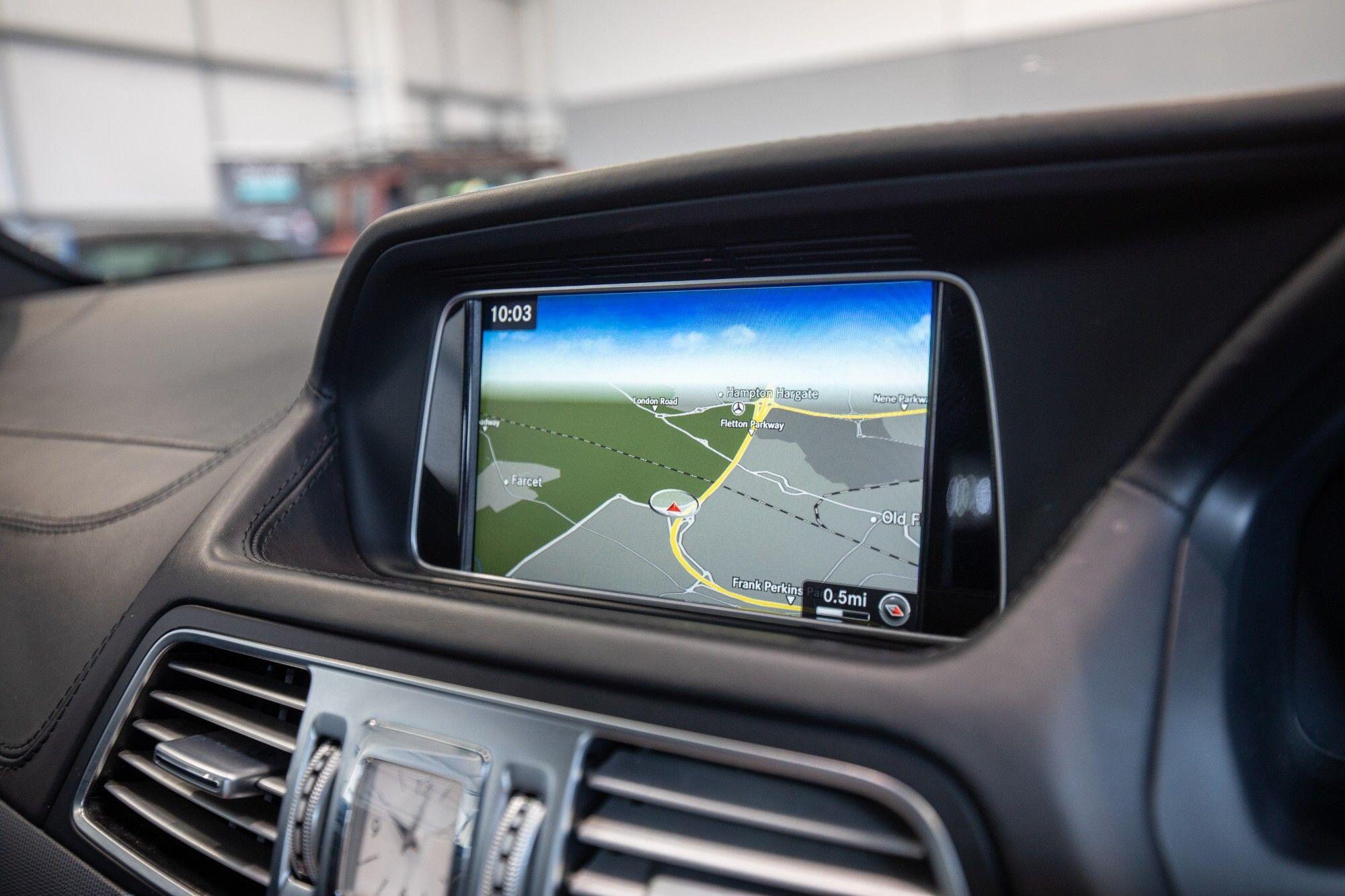 Mercedes-Benz E-Class view 18