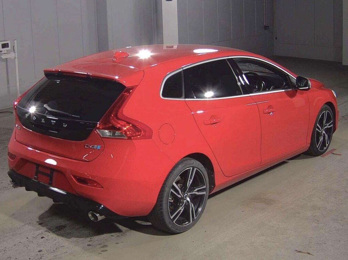 Volvo V40 view 4