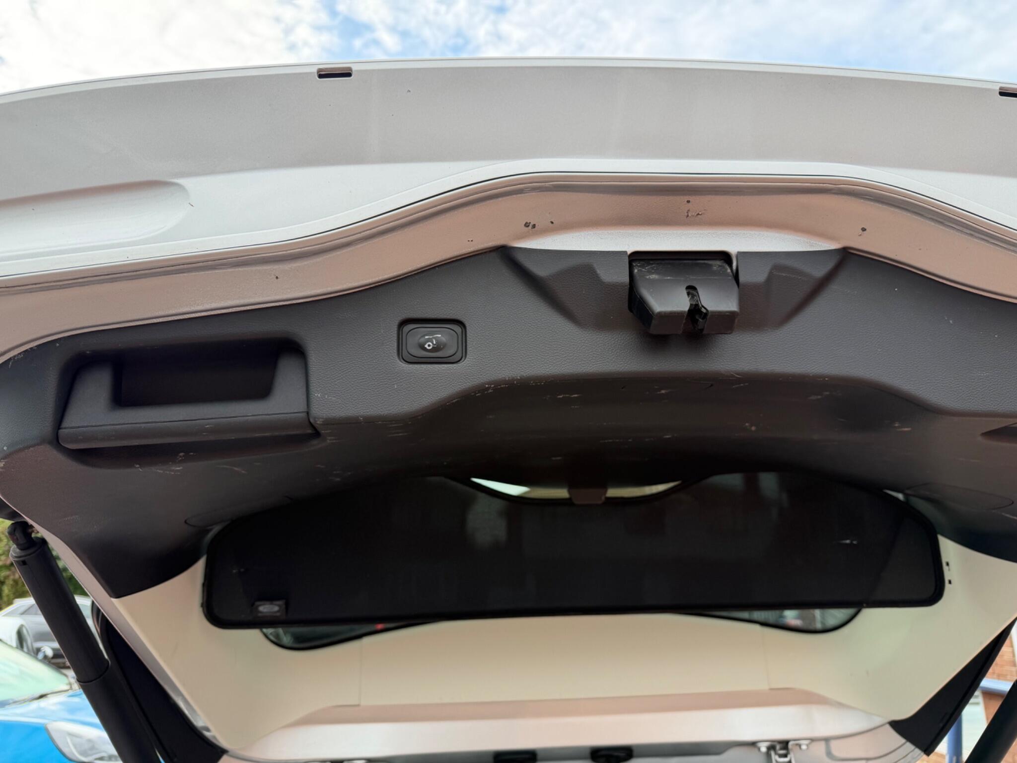 Ford Mondeo view 84