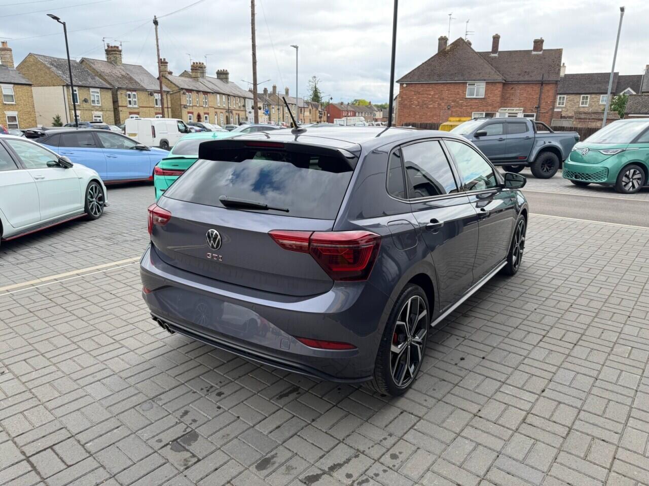 Volkswagen Polo view 8