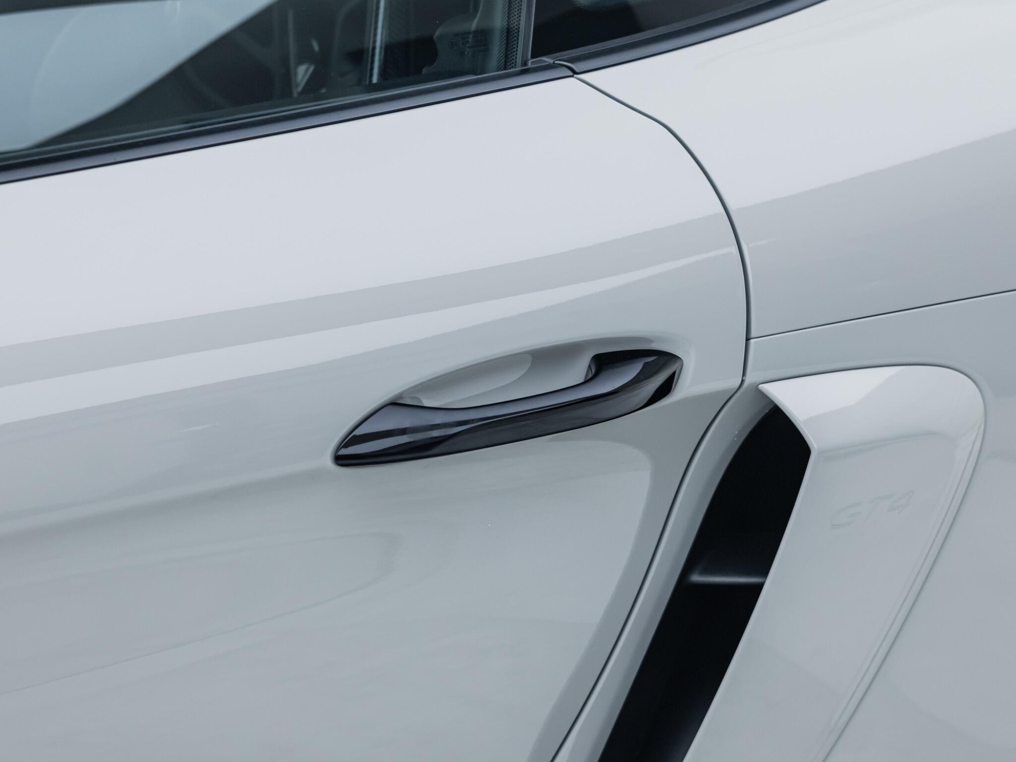 Porsche Cayman view 34