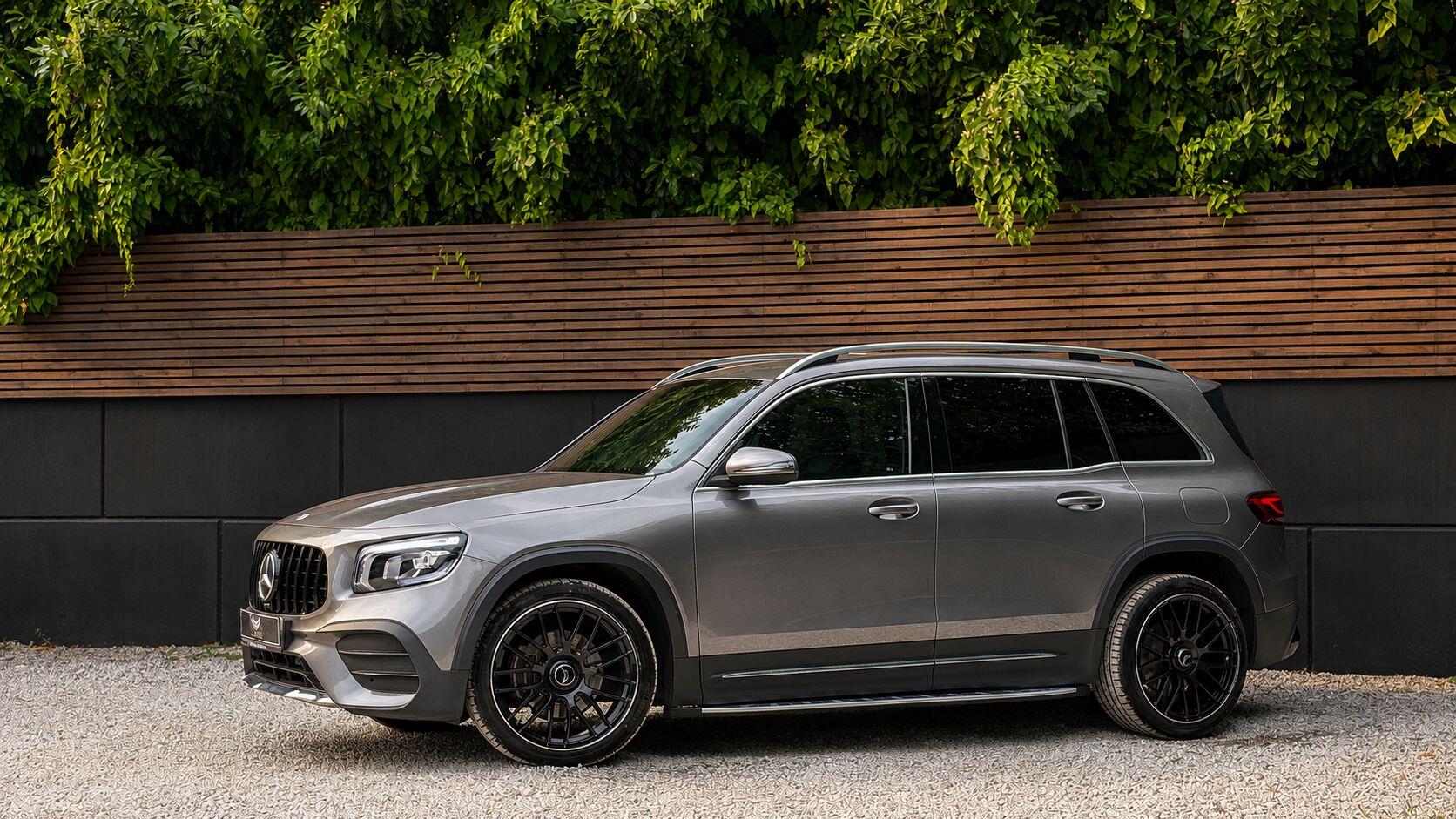 Mercedes-Benz GLB view 2
