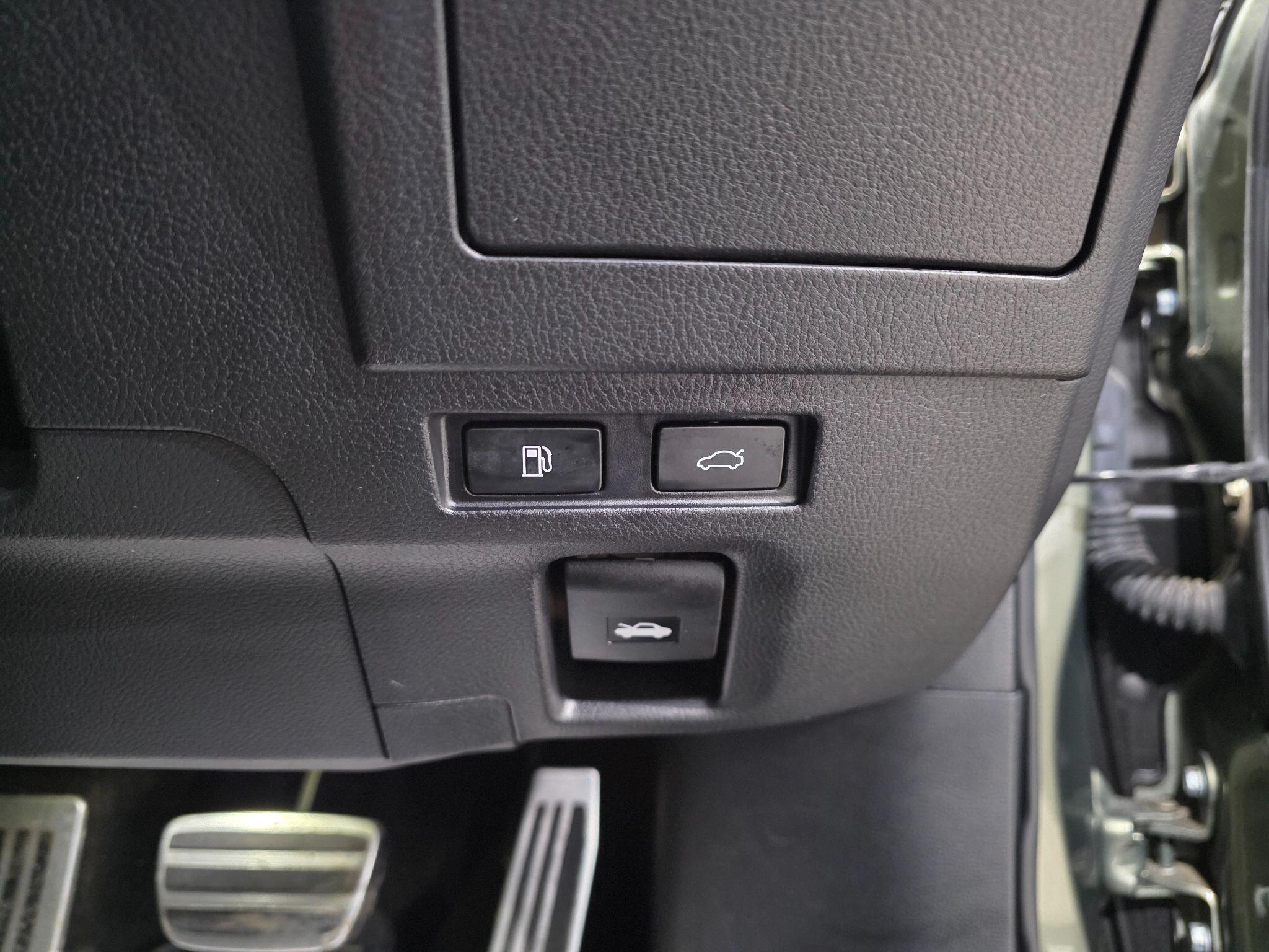 Lexus Es view 23