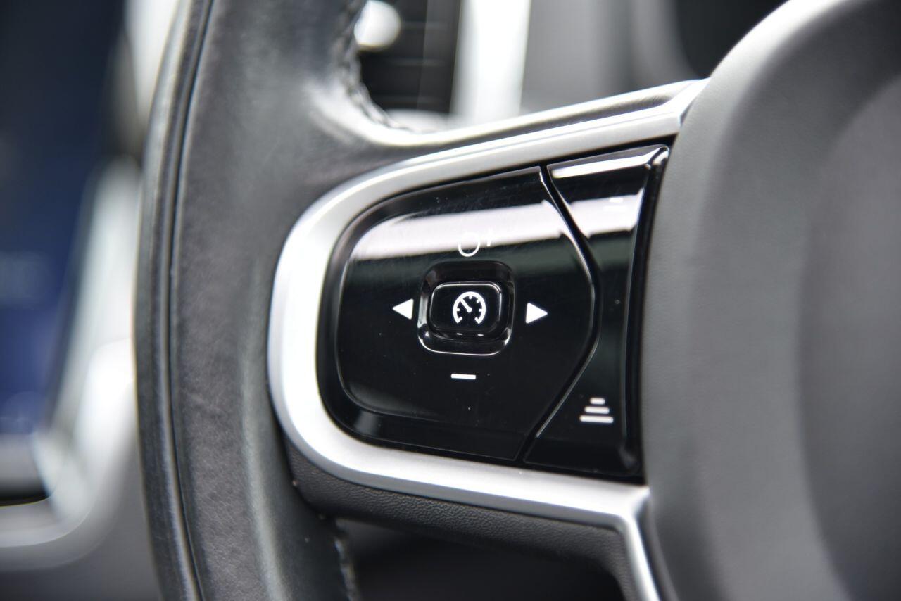Volvo XC90 view 31