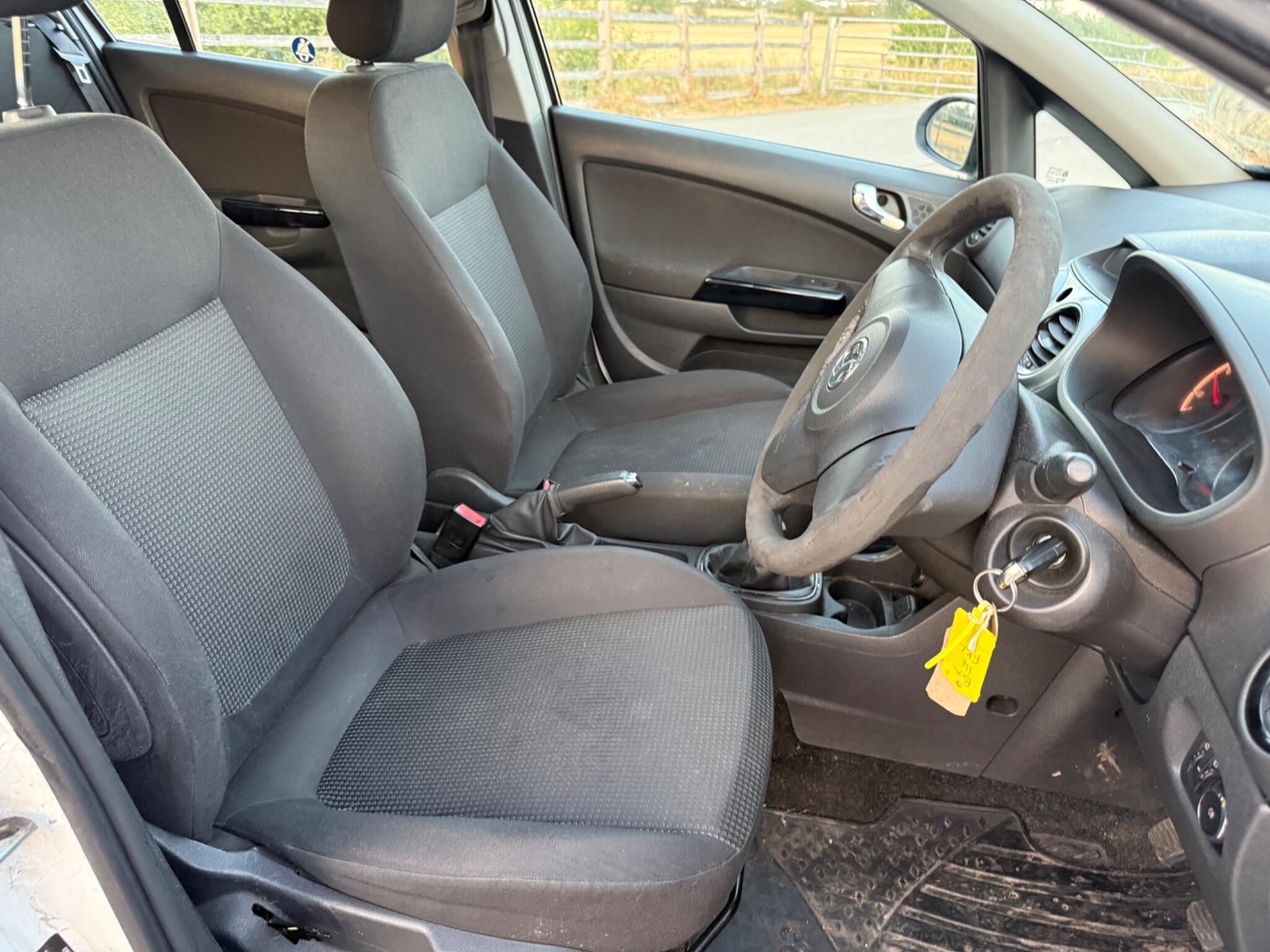 Vauxhall Corsa 1.3 CDTi ecoFLEX S Euro 5 (s/s) 5dr (A/C) — photo 31 of 74