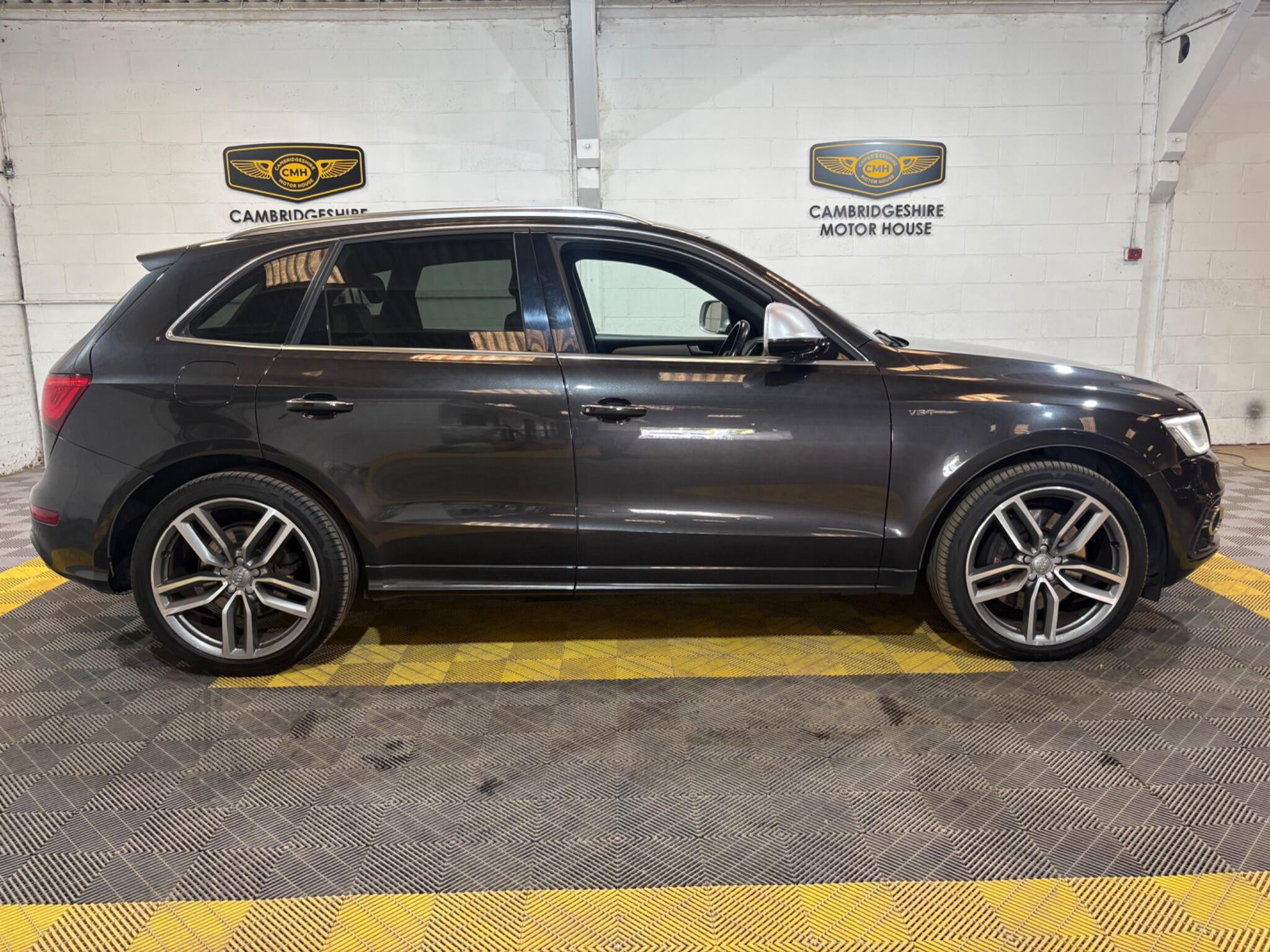 Audi SQ5 view 15