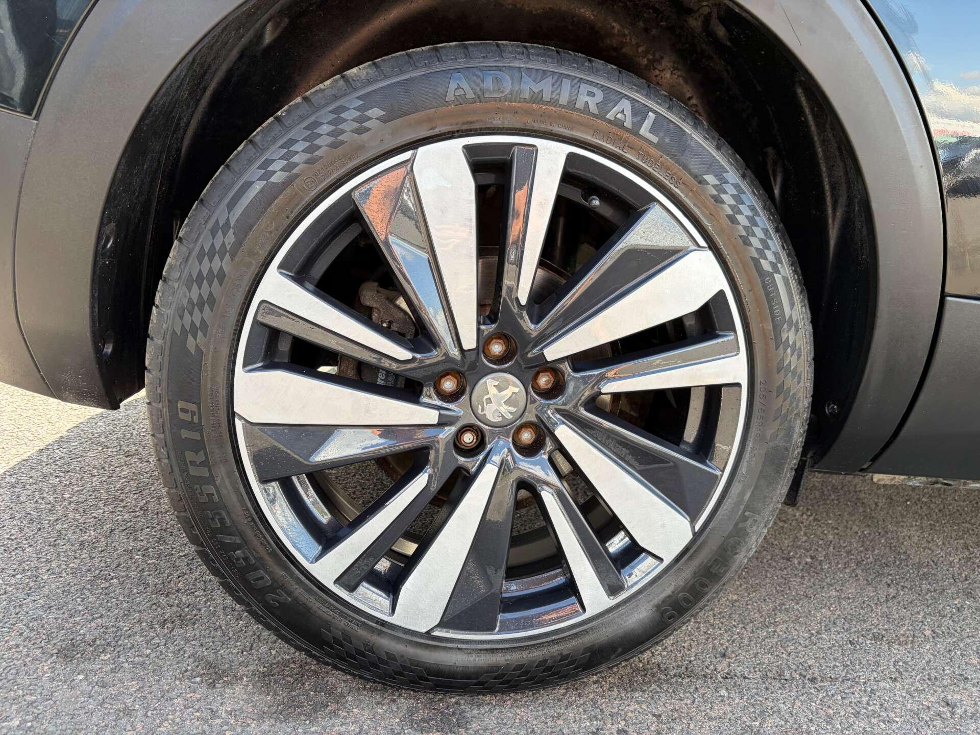 Peugeot 5008 view 10