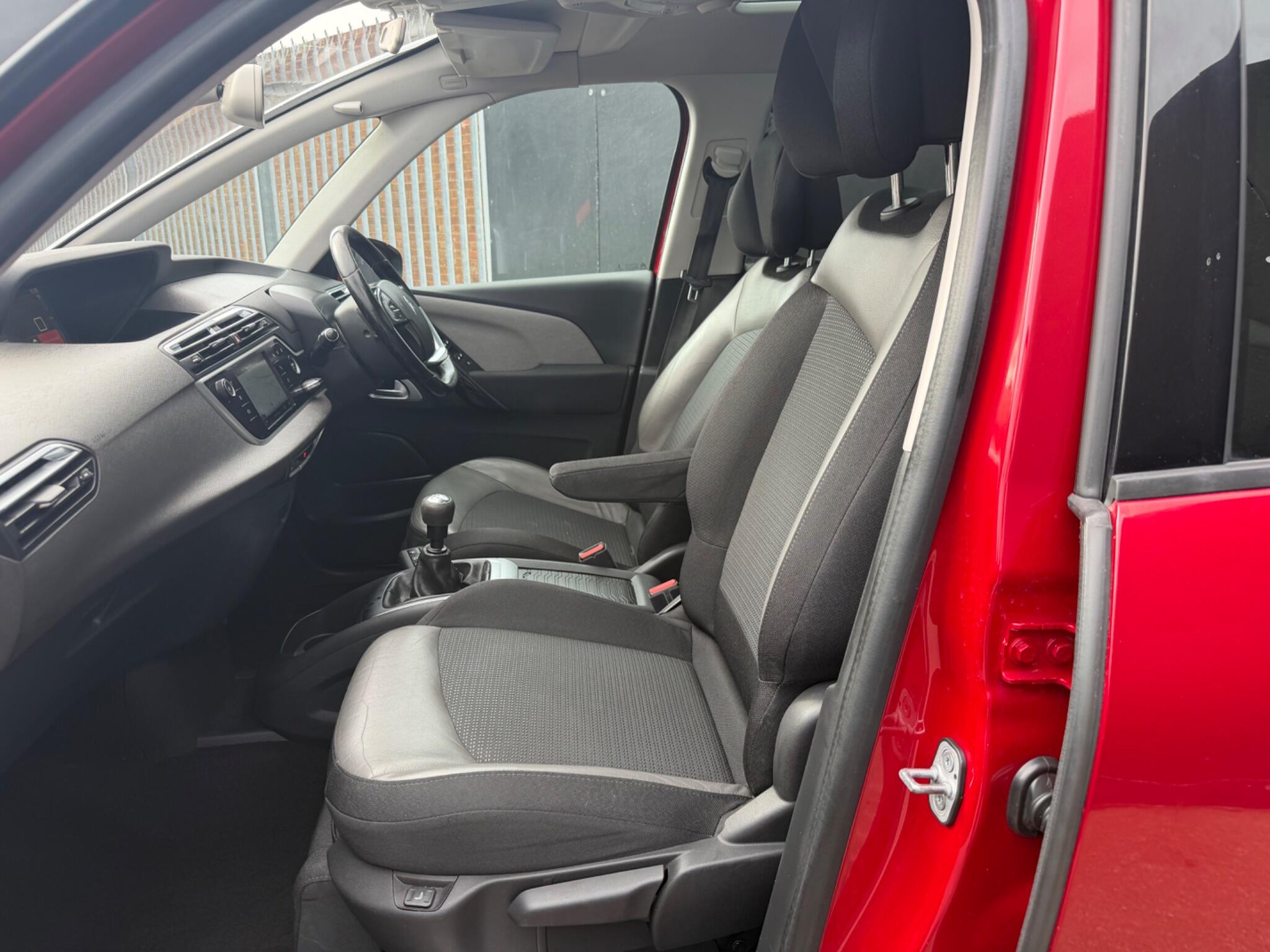 Citroen Grand C4 Picasso view 7