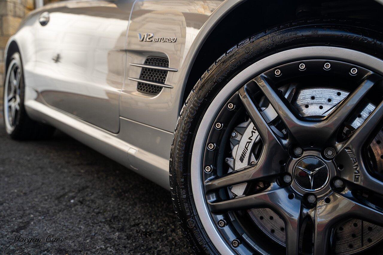 Mercedes-Benz SL view 32