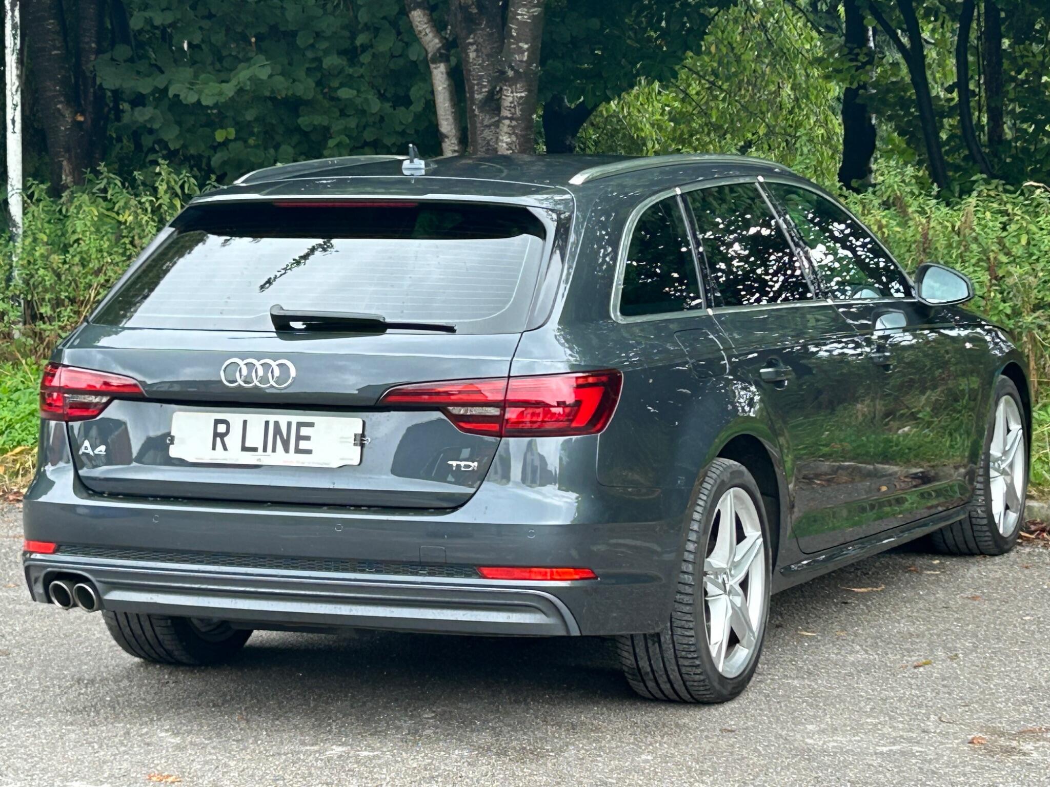 Audi A4 view 11