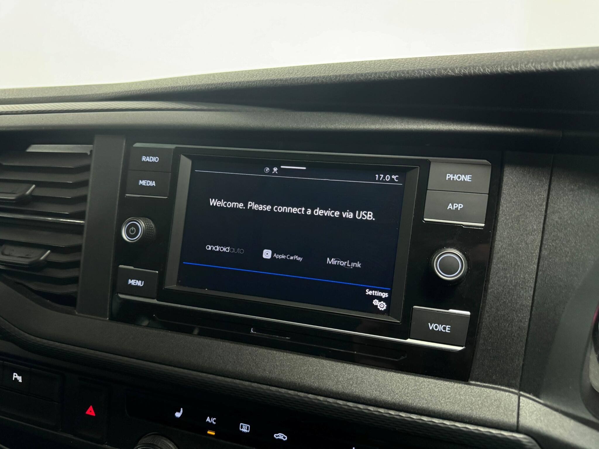 Volkswagen Transporter view 31