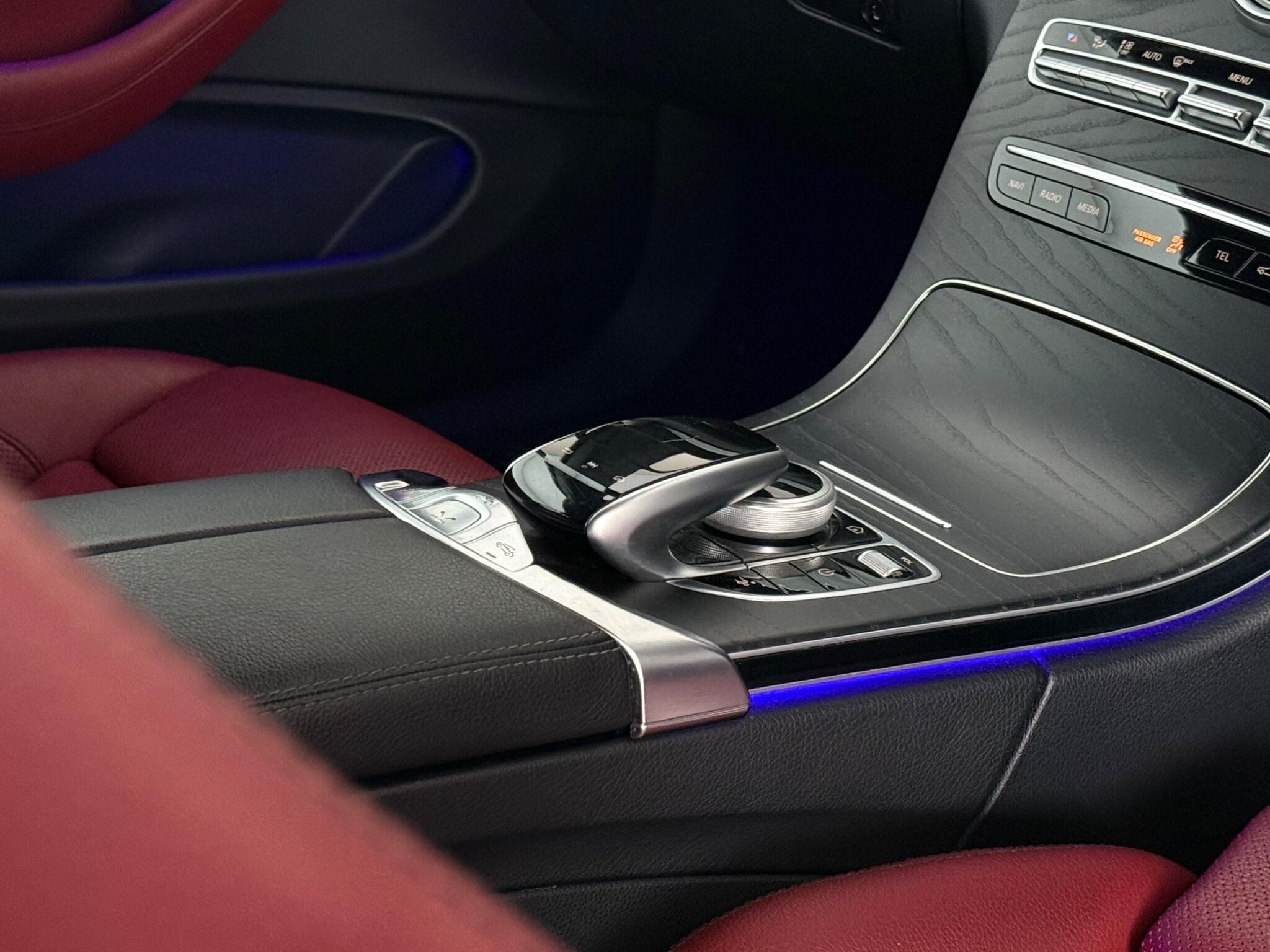 Mercedes-Benz C-Class view 24