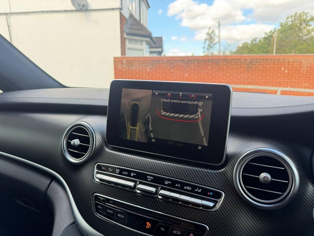 Mercedes-Benz V-Class view 42
