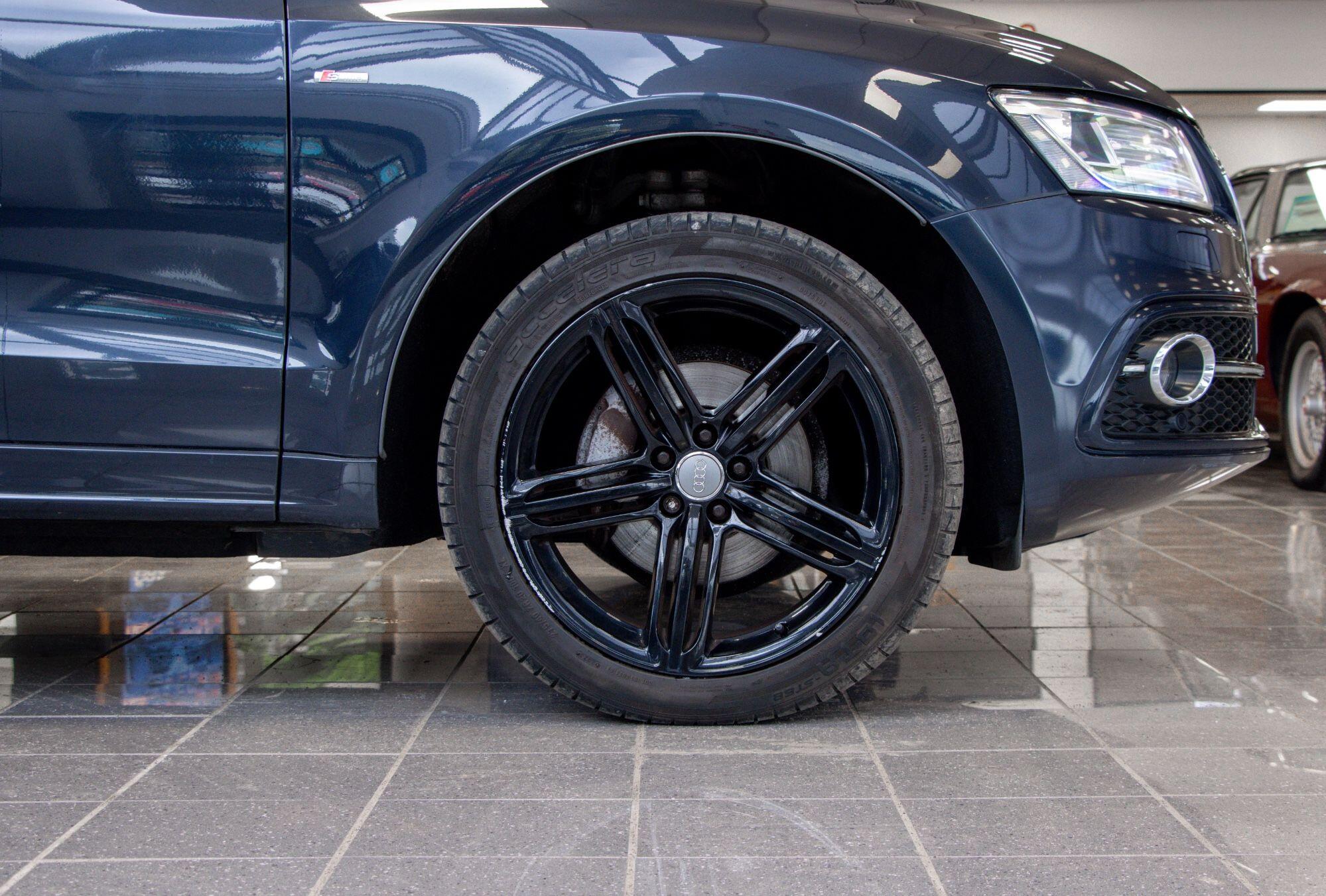 Audi Q5 view 26